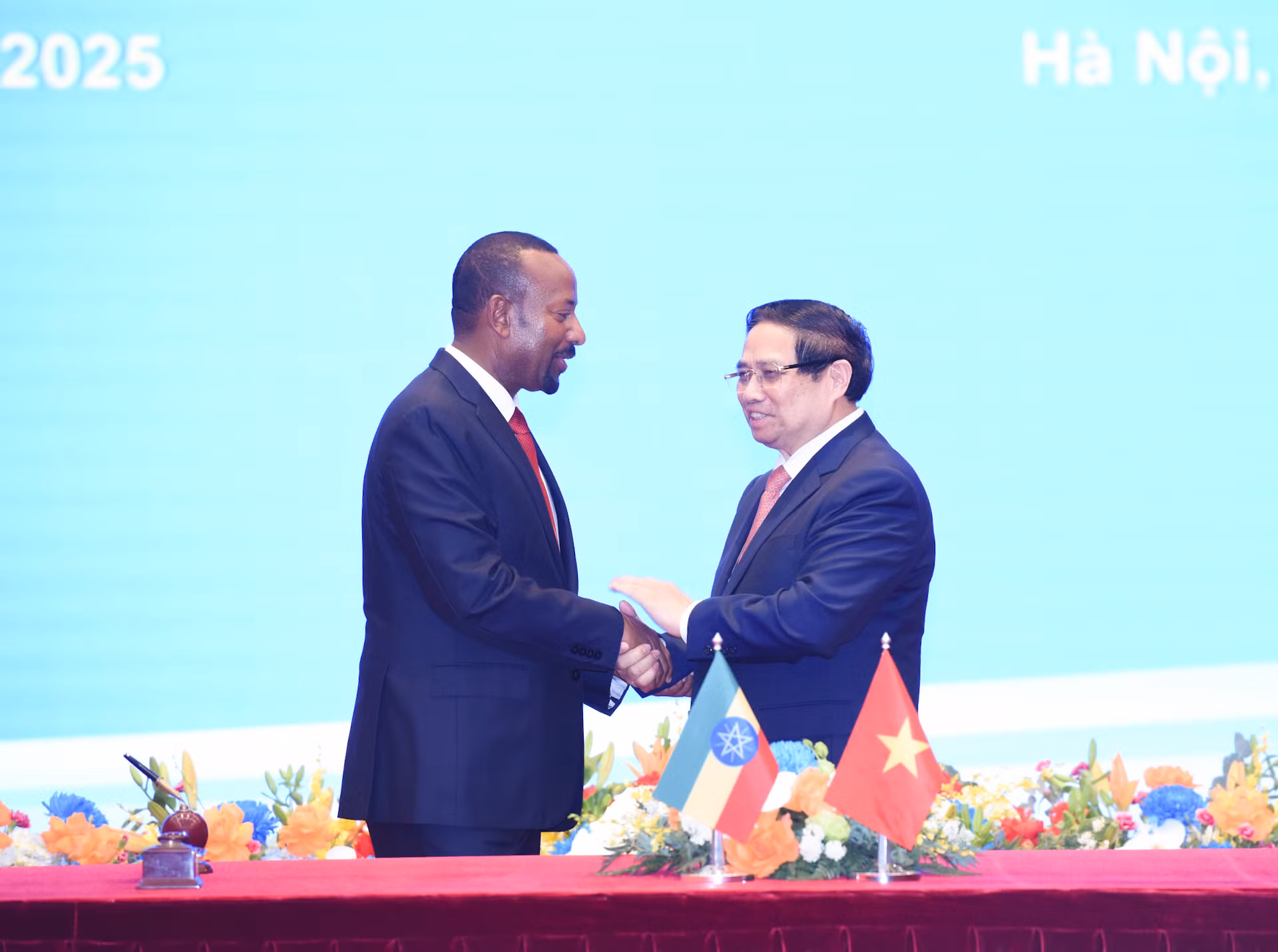 Thủ tướng Phạm Minh Chính và Thủ tướng nước Cộng hòa Dân chủ Liên bang Ethiopia Abiy Ahmed Ali 