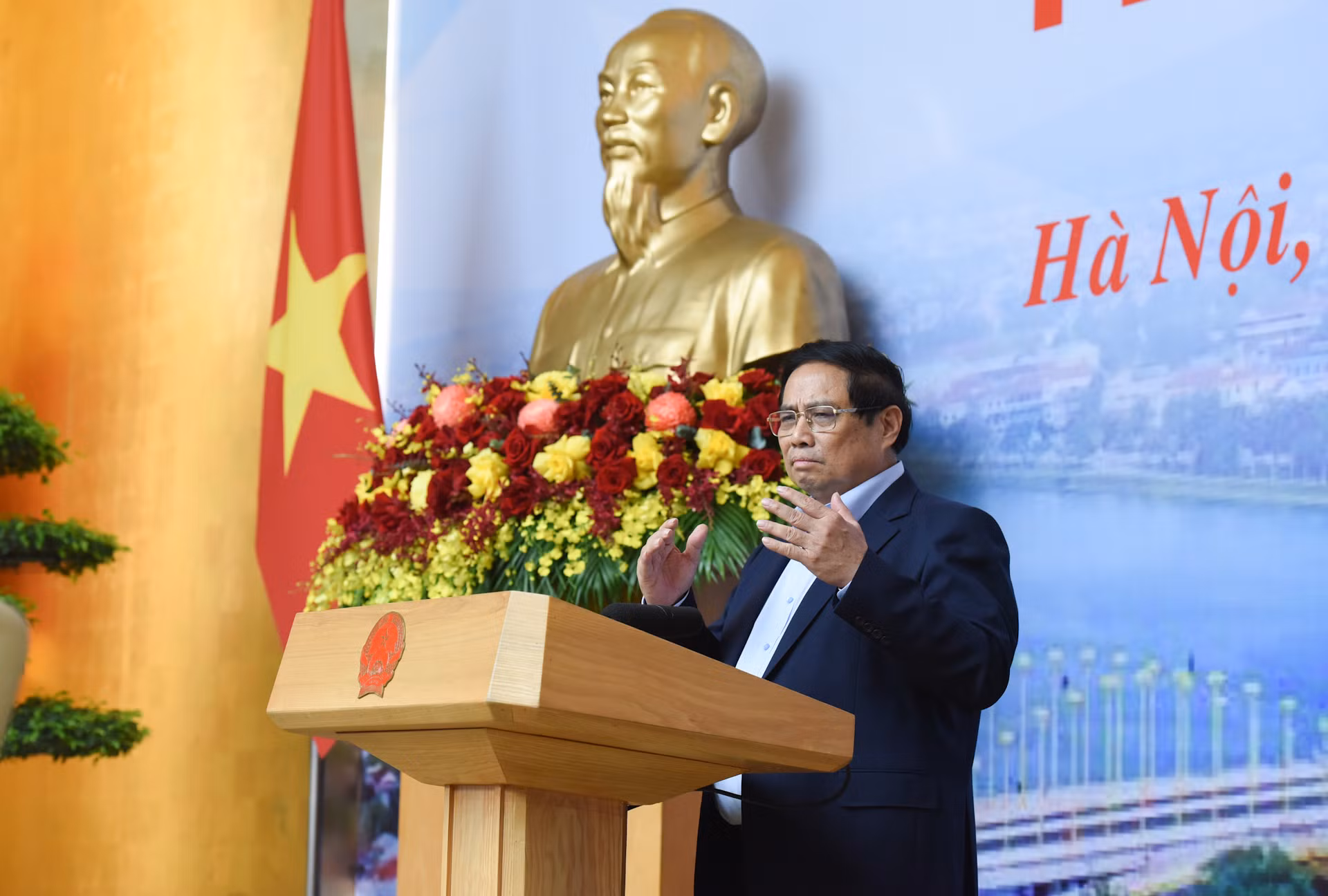 Thủ tướng Phạm Minh Chính phát biểu chỉ đạo tại phiên họp.