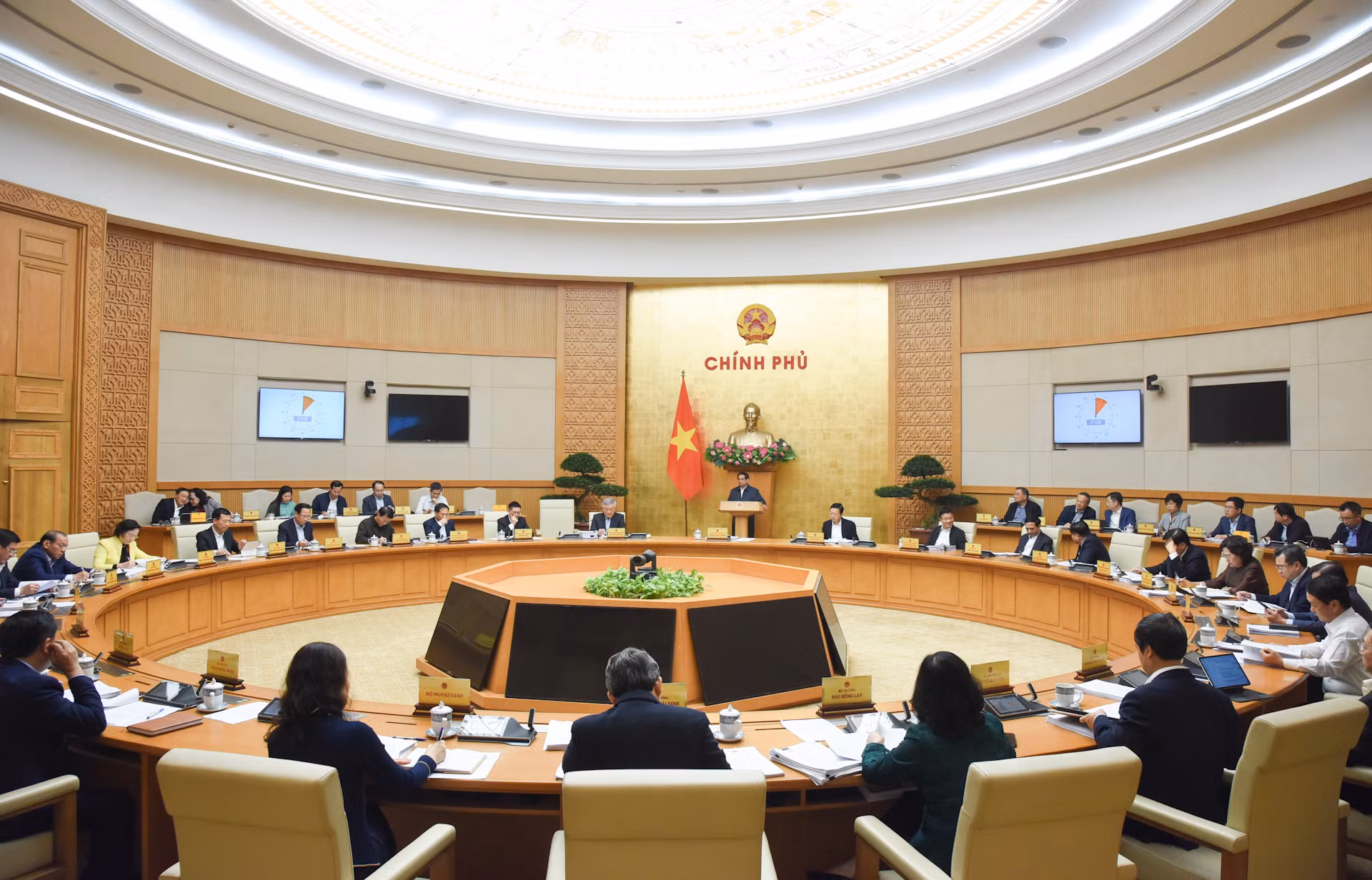 [Ảnh] Thủ tướng Phạm Minh Chính chủ trì Phiên họp Chính phủ thường kỳ tháng 11 ảnh 1