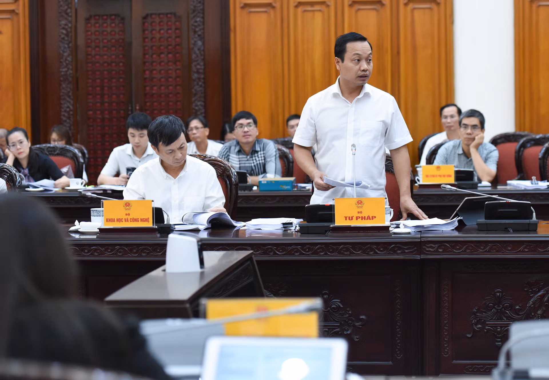 Đại diện lãnh đạo Bộ Tư pháp phát biểu. Đại diện lãnh đạo Bộ Tư pháp phát biểu.