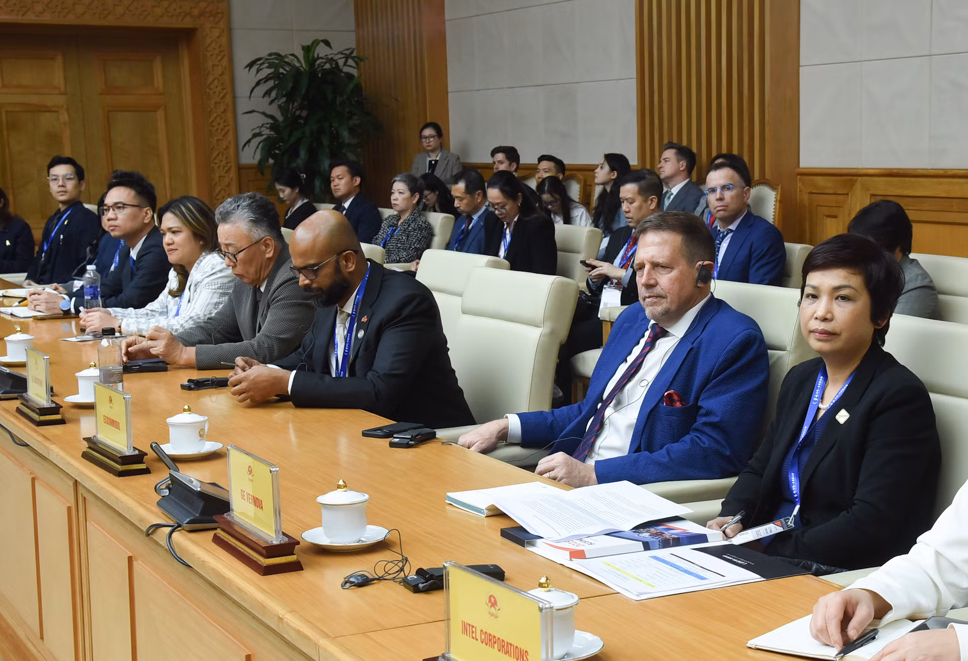 Đại diện các doanh nghiệp Hoa Kỳ tham dự buổi tiếp. Đại diện các doanh nghiệp Hoa Kỳ tham dự buổi tiếp.