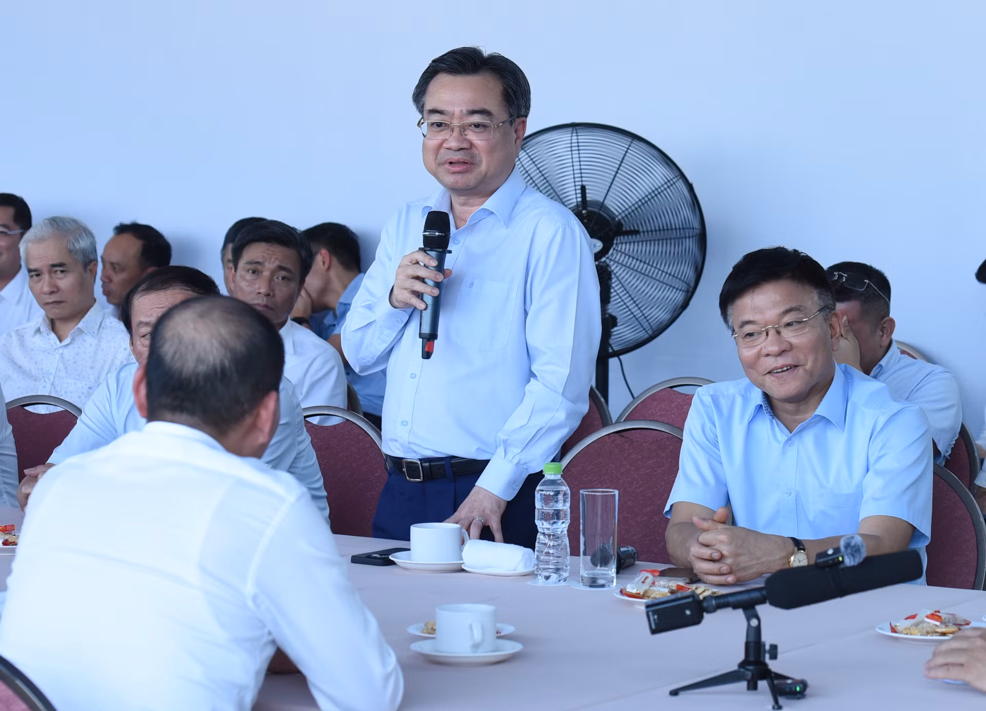 Bộ trưởng Xây dựng Nguyễn Thanh Nghị phát biểu. Bộ trưởng Xây dựng Nguyễn Thanh Nghị phát biểu.