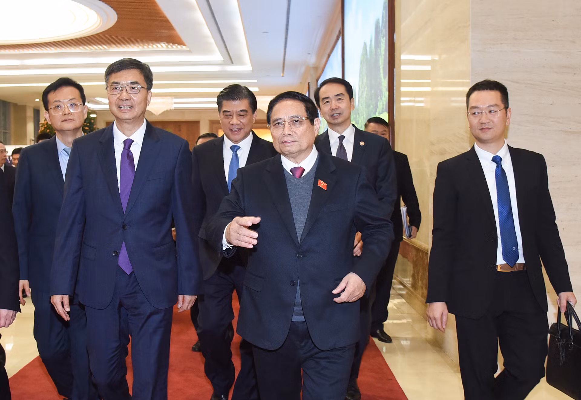 Thủ tướng Phạm Minh Chính và đồng chí Trần Cương, Bí thư Khu ủy Quảng Tây (Trung Quốc).
