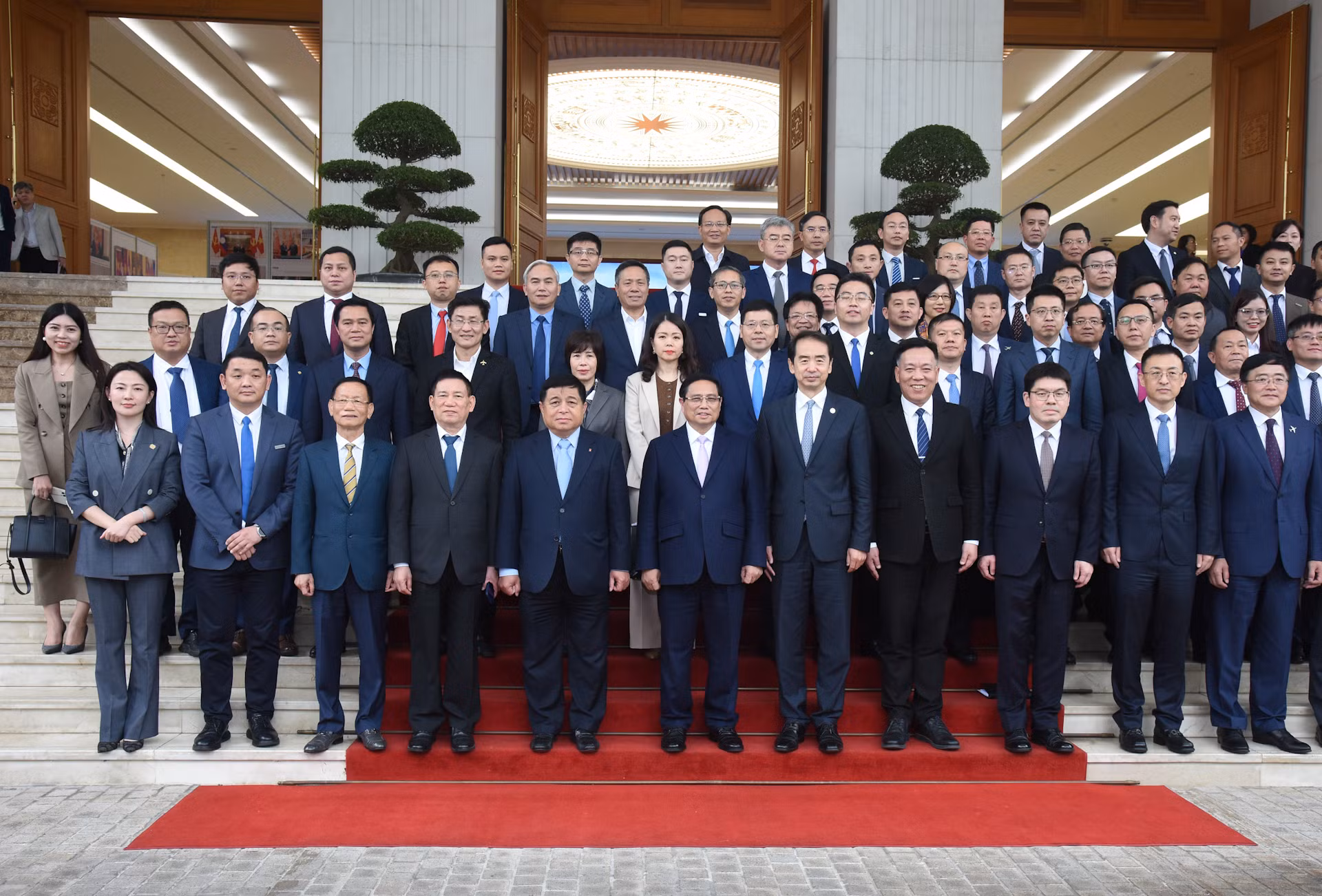 Thủ tướng Phạm Minh Chính với các doanh nghiệp Trung Quốc.