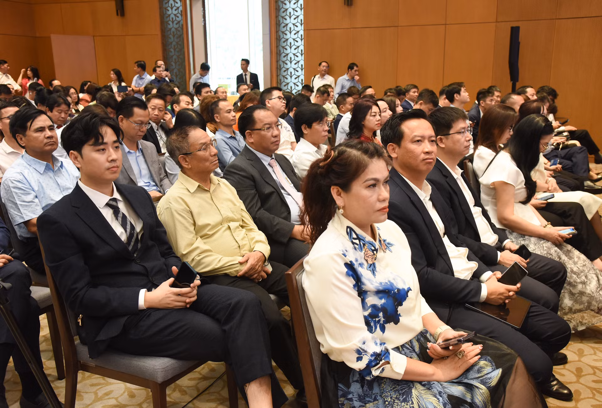 Các đại biểu tham dự hội nghị.