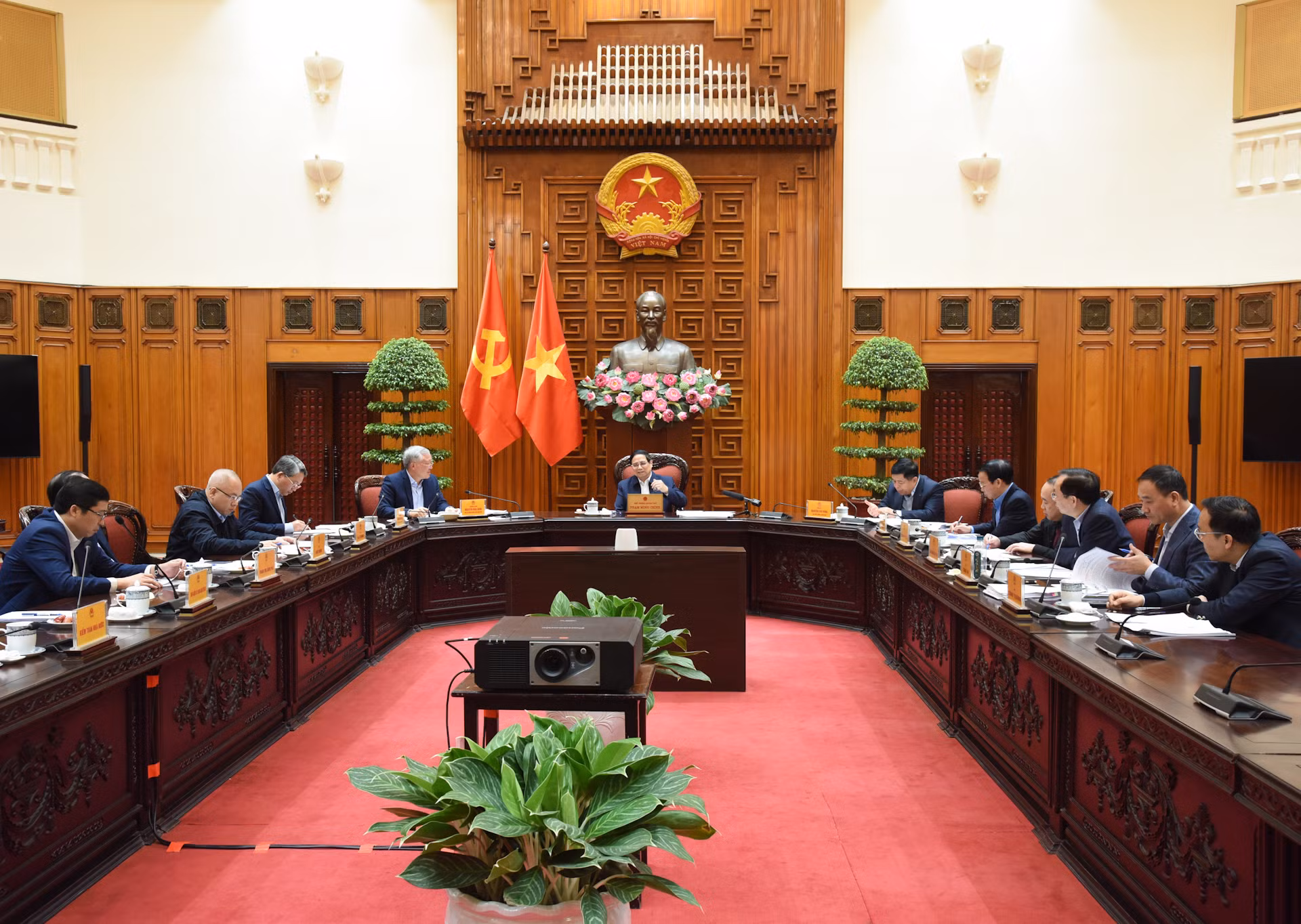 Thủ tướng Phạm Minh Chính chủ trì cuộc họp với các bộ, ngành để tháo gỡ khó khăn, vướng mắc của các dự án tồn đọng. Thủ tướng Phạm Minh Chính chủ trì cuộc họp với các bộ, ngành để tháo gỡ khó khăn, vướng mắc của các dự án tồn đọng.
