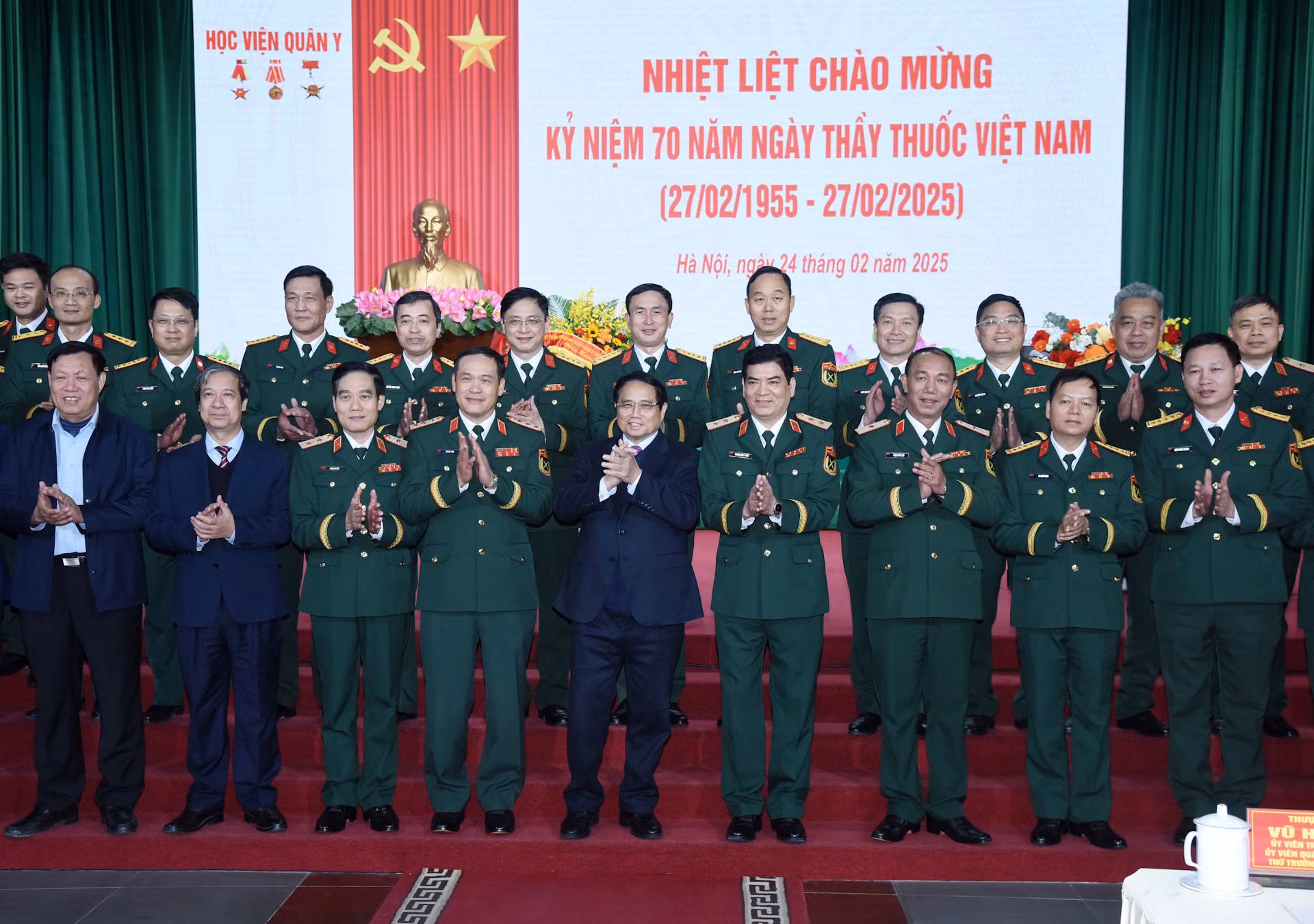 Thủ tướng Phạm Minh Chính với cán bộ, giảng viên, bác sĩ Học viện Quân y. Thủ tướng Phạm Minh Chính với cán bộ, giảng viên, bác sĩ Học viện Quân y.