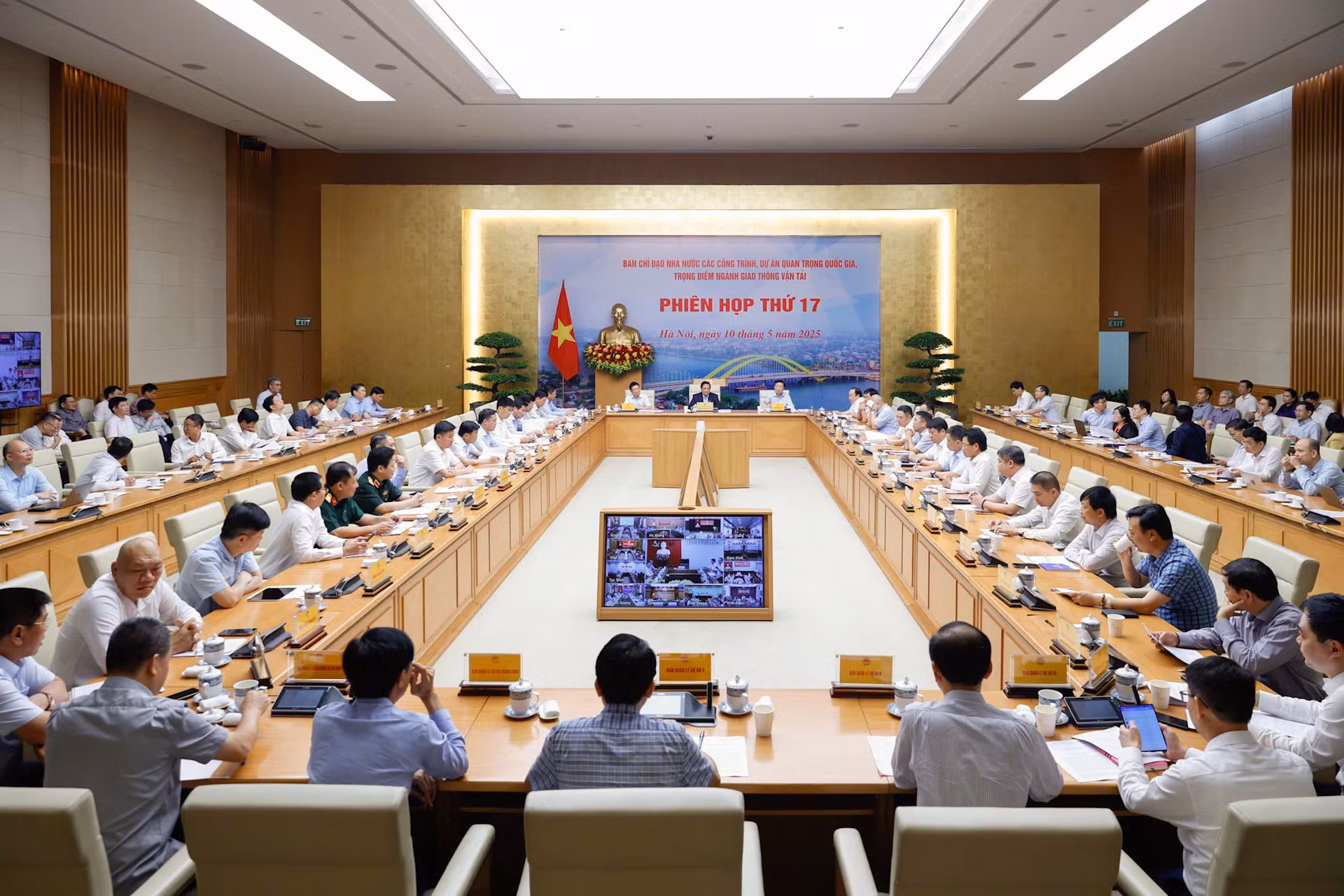 [Ảnh] Thủ tướng Phạm Minh Chính chủ trì phiên họp Ban Chỉ đạo các công trình, dự án trọng điểm ngành giao thông vận tải ảnh 1