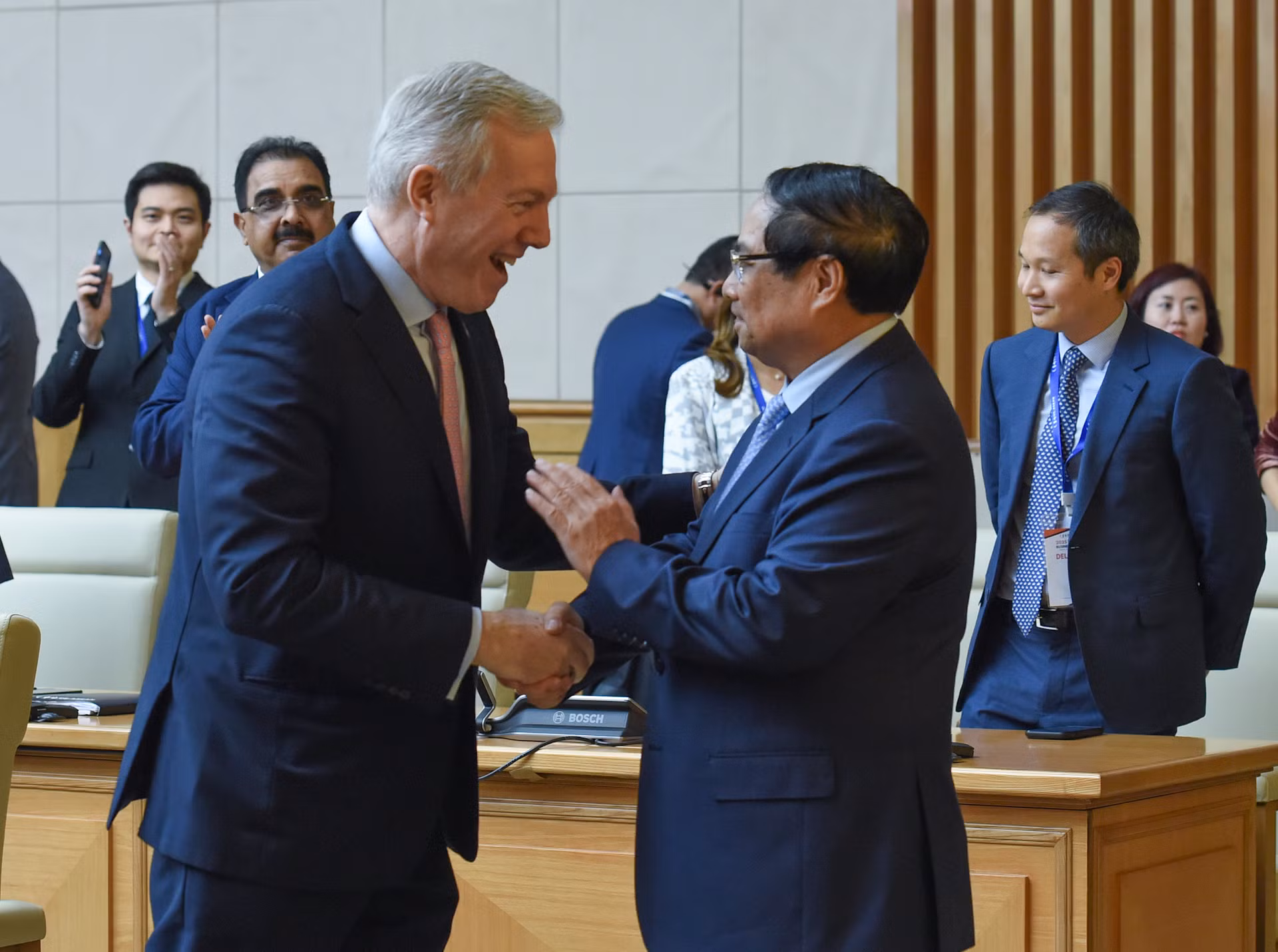 Thủ tướng Phạm Minh Chính và ông Ted Osius, Chủ tịch kiêm Tổng Giám đốc Hội đồng kinh doanh Hoa Kỳ-ASEAN (USABC). Thủ tướng Phạm Minh Chính và ông Ted Osius, Chủ tịch kiêm Tổng Giám đốc Hội đồng kinh doanh Hoa Kỳ-ASEAN (USABC).