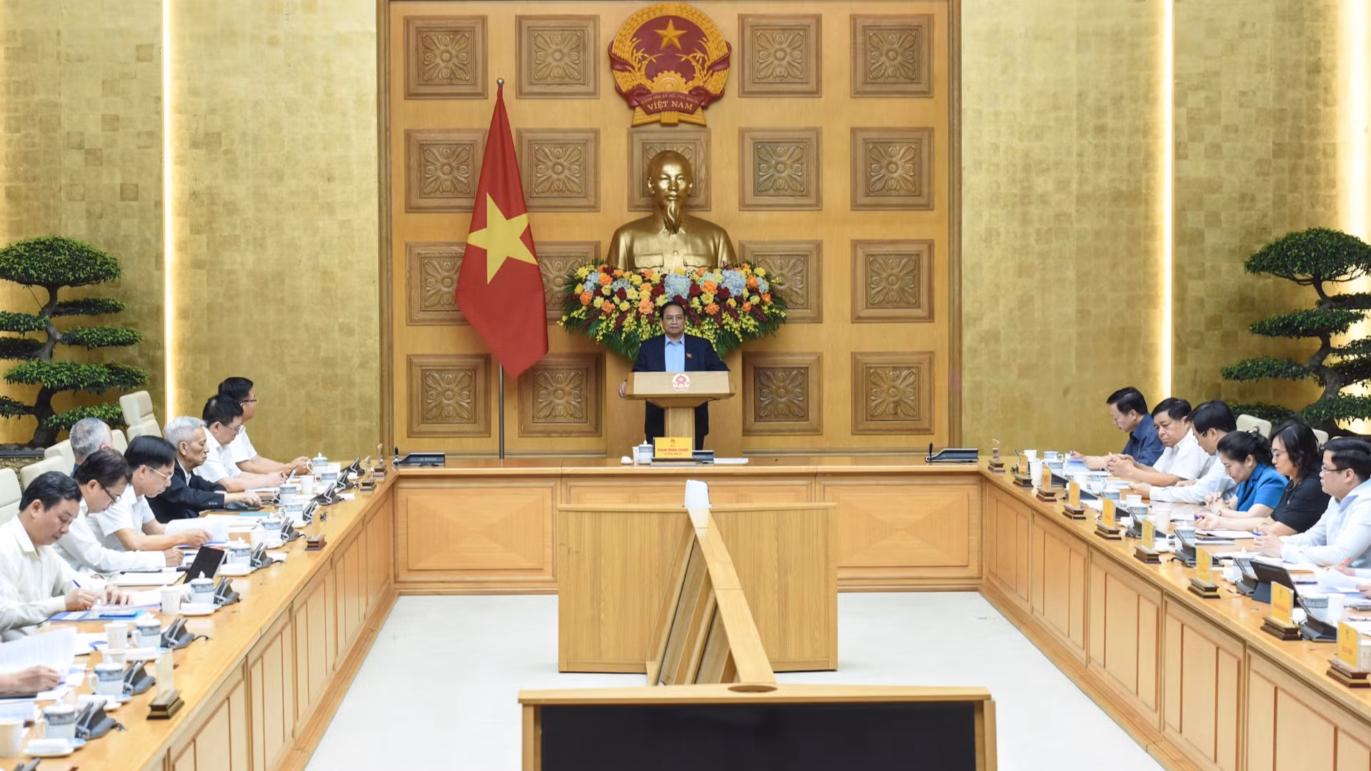 Thủ tướng Phạm Minh Chính chủ trì cuộc họp với Hội đồng Tư vấn chính sách về phát triển kinh tế tư nhân.