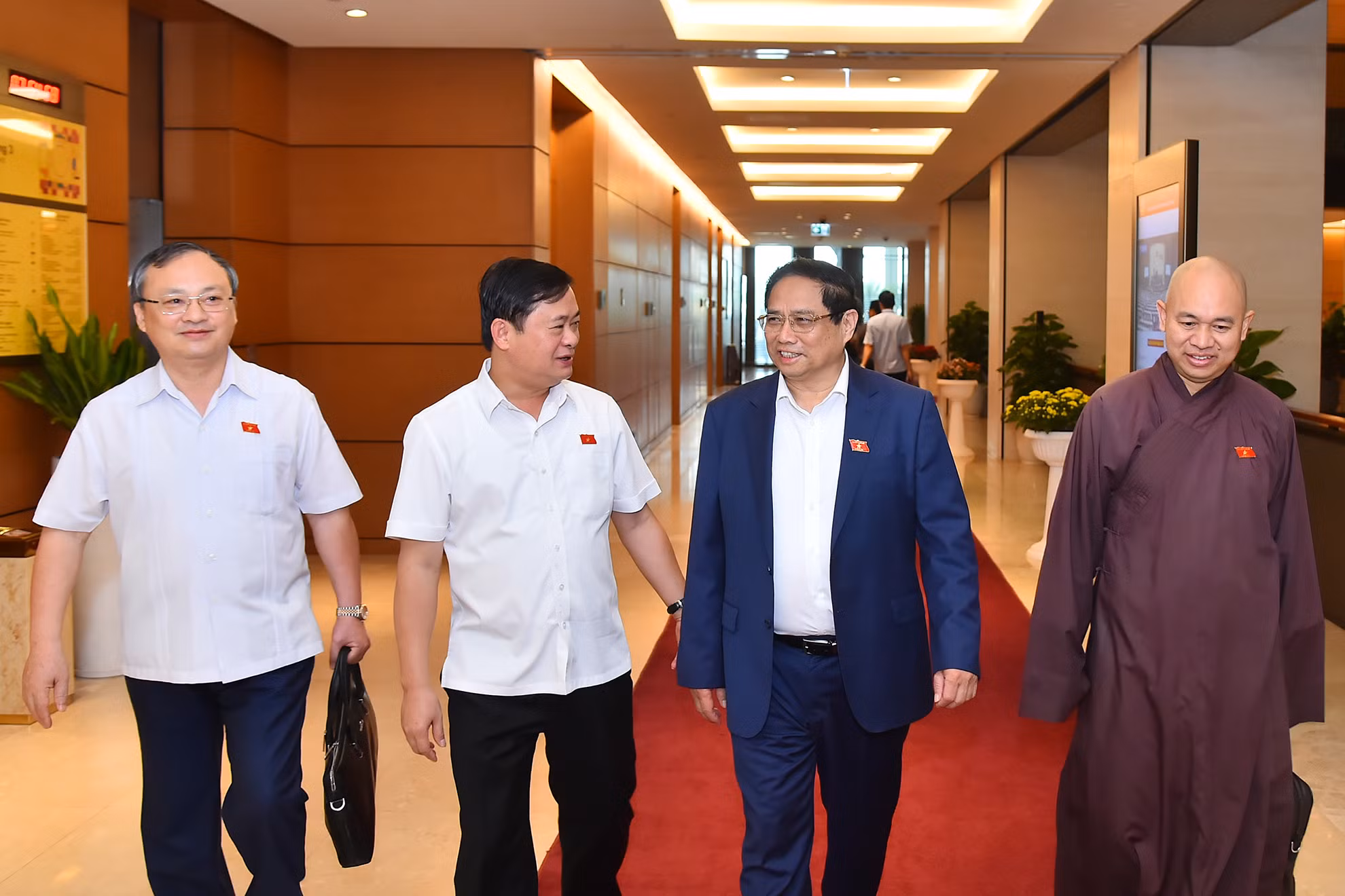 Thủ tướng Phạm Minh Chính và các đại biểu Quốc hội tới dự phiên thảo luận.