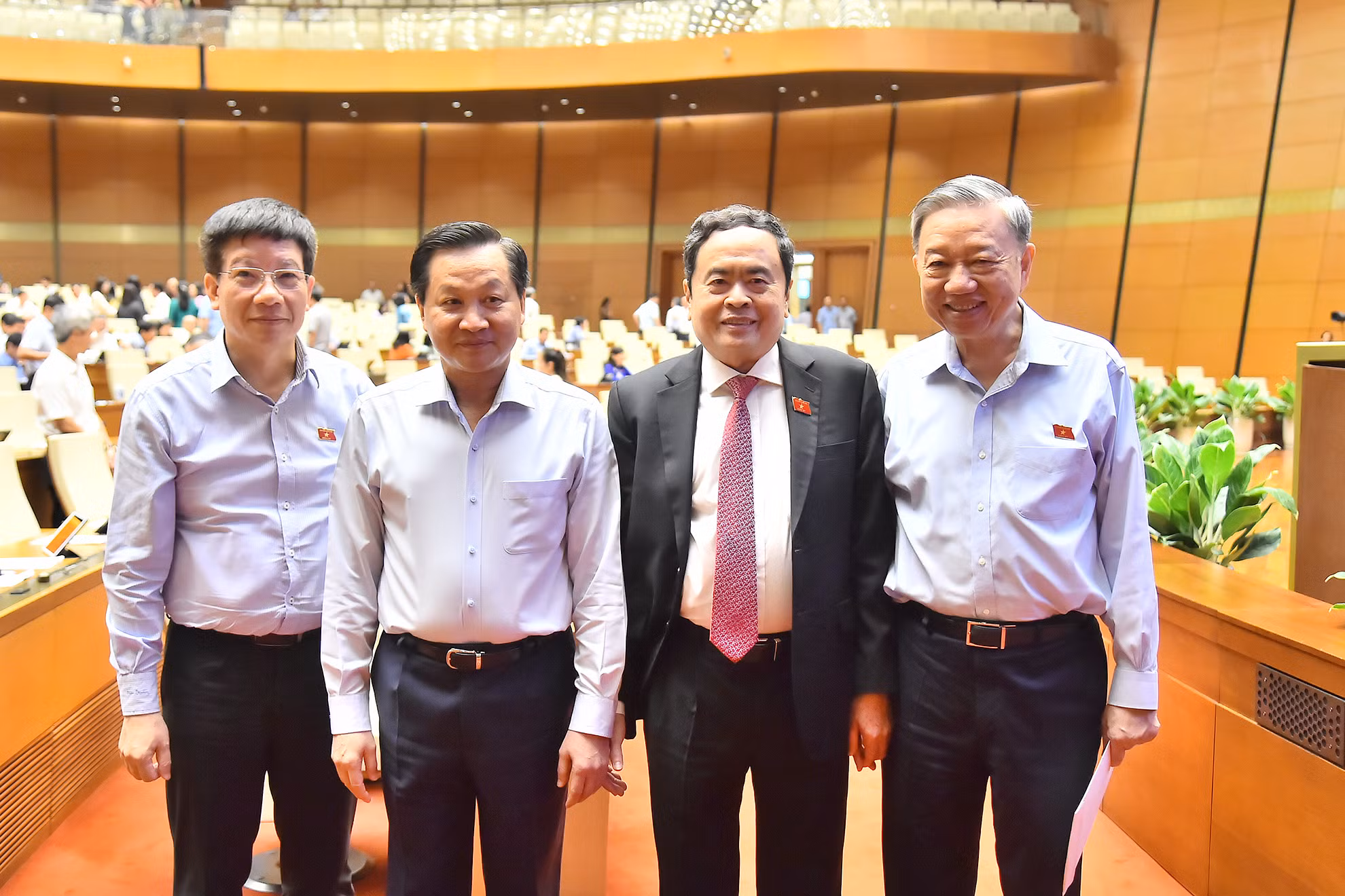 Chủ tịch nước Tô Lâm, Chủ tịch Quốc hội Trần Thanh Mẫn, Phó Thủ tướng Chính phủ Lê Minh Khái và đại biểu Quốc hội tại phiên thảo luận.