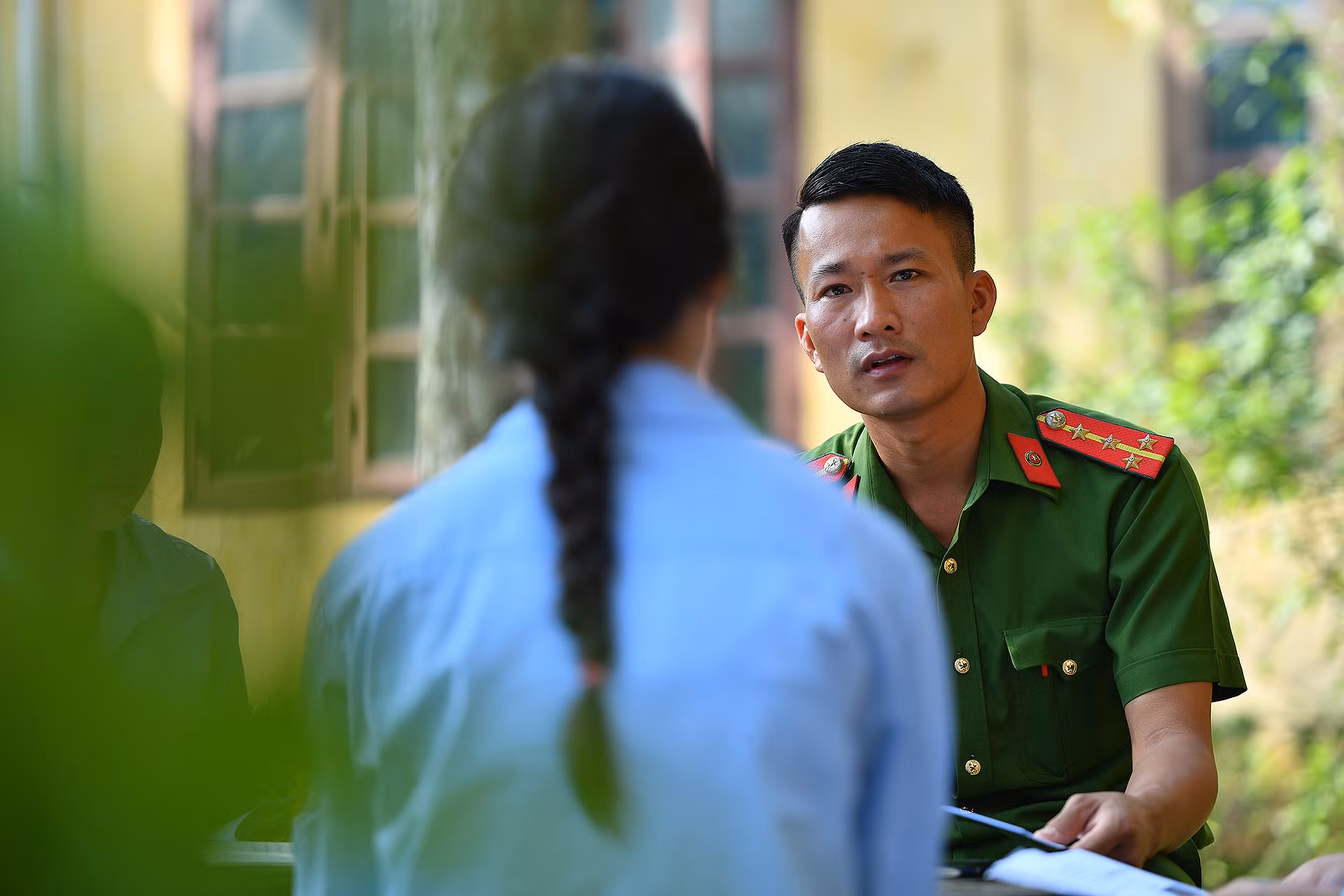 12 năm công tác tại Đội Kế hoạch hướng nghiệp và dạy nghề (Trường Giáo dưỡng số 2), "gia tài" lớn nhất của Đại úy Trần Đại Lượng chính là gần 300 học sinh đã tốt nghiệp với tấm chứng chỉ nghề. Đối với người thầy đặc biệt này, công tác giáo dục ở ngôi trường giáo dưỡng là "gieo mầm thiện trên những trang đời bất hảo". 12 năm công tác tại Đội Kế hoạch hướng nghiệp và dạy nghề (Trường Giáo dưỡng số 2), "gia tài" lớn nhất của Đại úy Trần Đại Lượng chính là gần 300 học sinh đã tốt nghiệp với tấm chứng chỉ nghề. Đối với người thầy đặc biệt này, công tác giáo dục ở ngôi trường giáo dưỡng là "gieo mầm thiện trên những trang đời bất hảo".