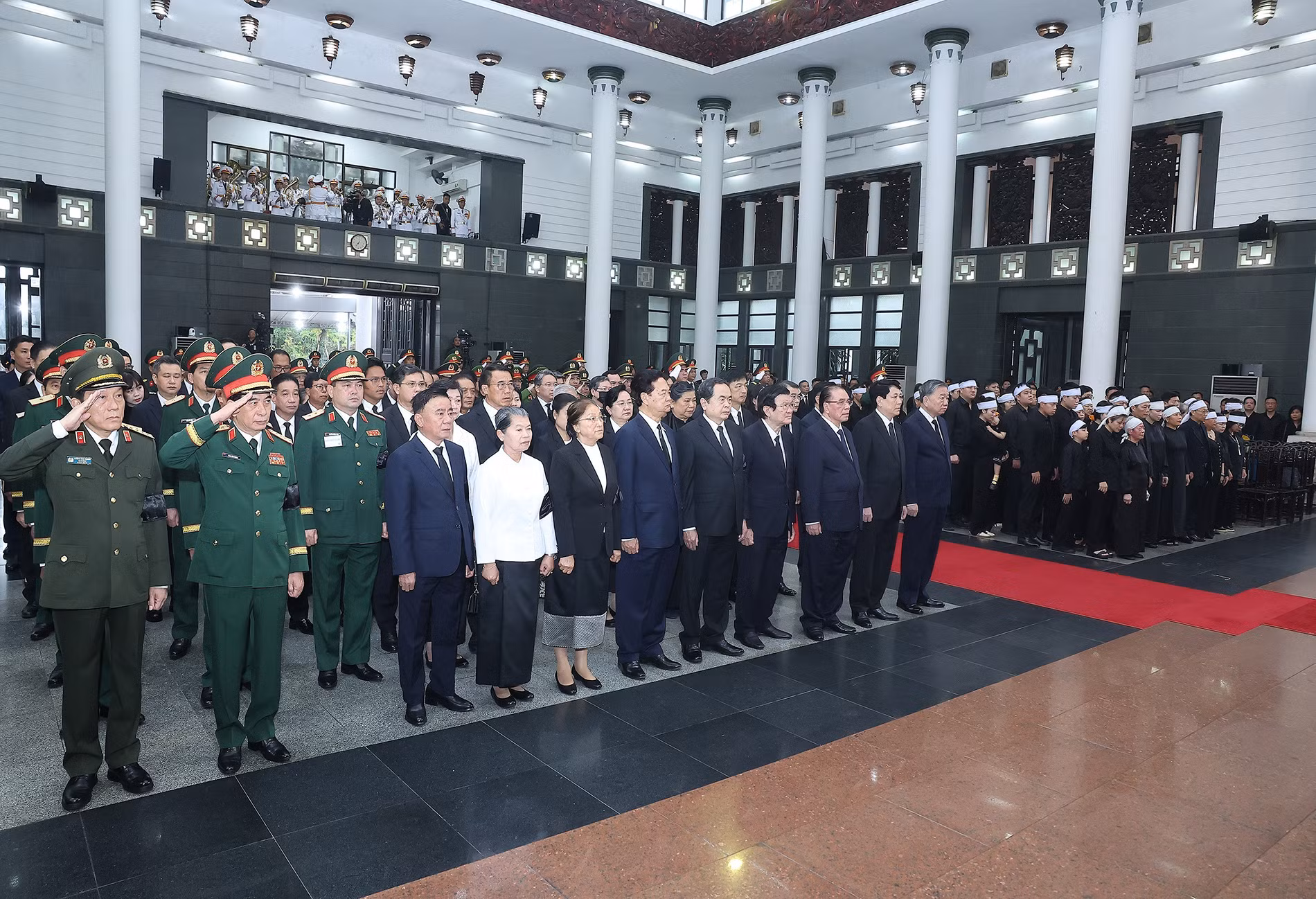 Tổng Bí thư Tô Lâm cùng các đồng chí lãnh đạo, nguyên lãnh đạo Đảng, Nhà nước dự Lễ truy điệu nguyên Chủ tịch nước Trần Đức Lương. (Ảnh: TTXVN) Tổng Bí thư Tô Lâm cùng các đồng chí lãnh đạo, nguyên lãnh đạo Đảng, Nhà nước dự Lễ truy điệu nguyên Chủ tịch nước Trần Đức Lương. (Ảnh: TTXVN)