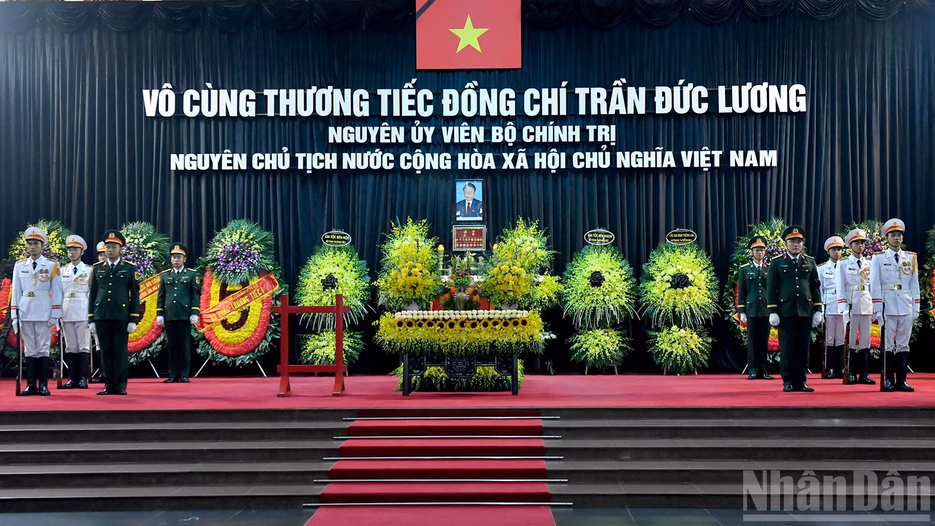 Cử hành trọng thể Lễ truy điệu nguyên Chủ tịch nước Trần Đức Lương. (Ảnh: ĐĂNG KHOA)