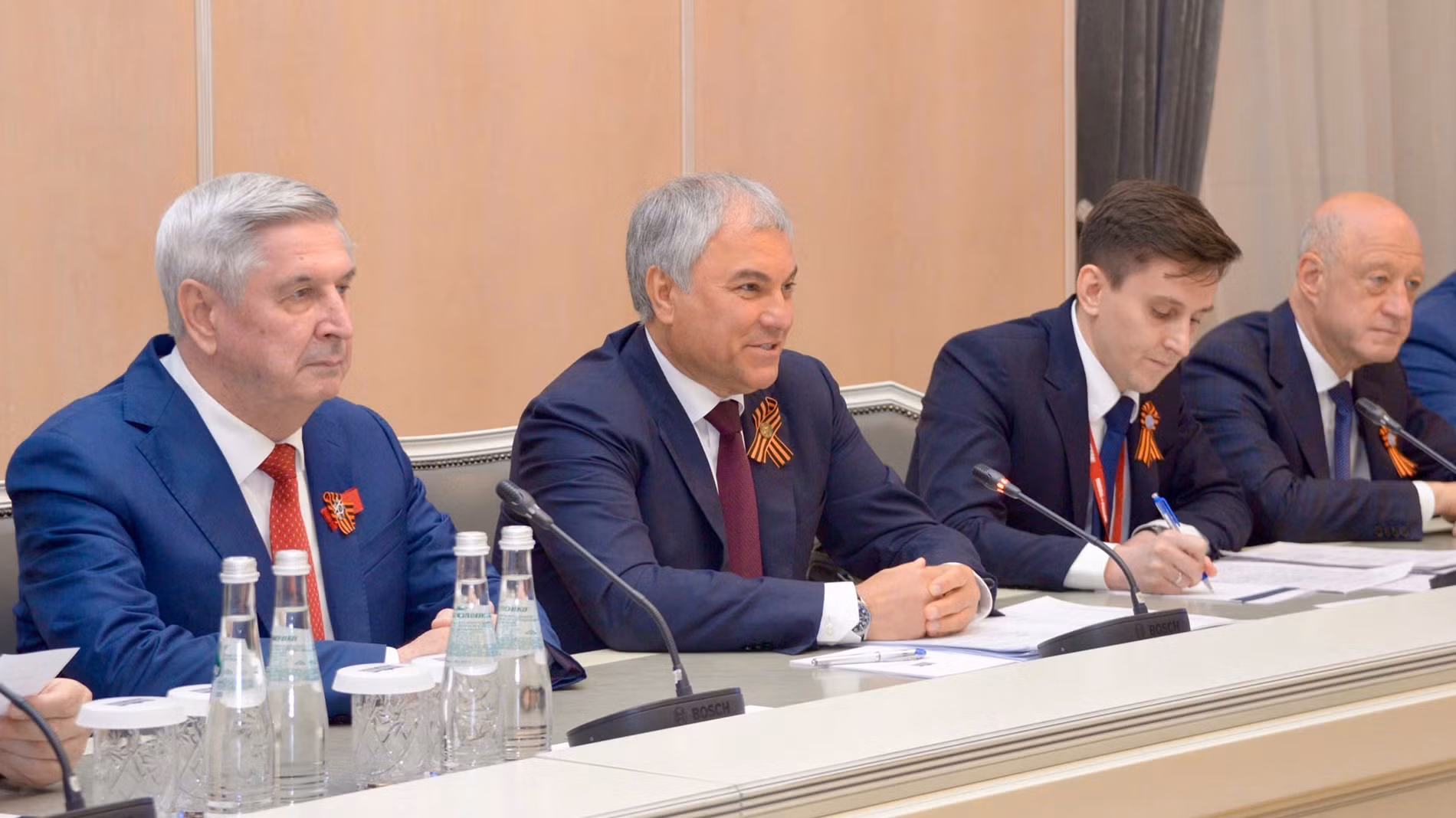 Chủ tịch Duma Quốc gia Vyacheslav Volodin và đoàn Liên bang Nga tại cuộc hội kiến với Tổng Bí thư Tô Lâm.