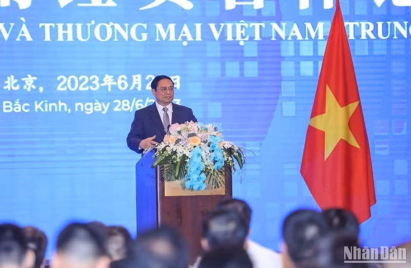Thủ tướng Phạm Minh Chính phát biểu ý kiến tại Diễn đàn Hợp tác đầu tư và thương mại Việt Nam-Trung Quốc. Thủ tướng Phạm Minh Chính phát biểu ý kiến tại Diễn đàn Hợp tác đầu tư và thương mại Việt Nam-Trung Quốc.