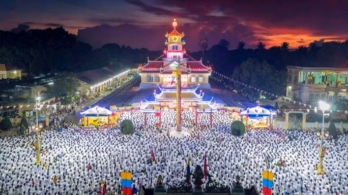 Đại lễ Hội yến Diêu Trì Cung của đạo Cao Đài tại Tây Ninh. (Nguồn: Internet) Đại lễ Hội yến Diêu Trì Cung của đạo Cao Đài tại Tây Ninh. (Nguồn: Internet)