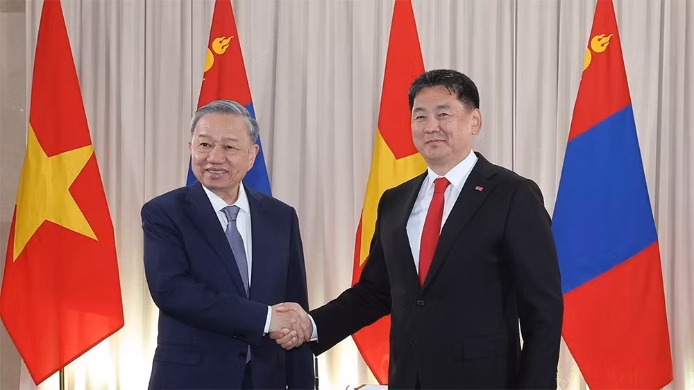 Tổng Bí thư, Chủ tịch nước Tô Lâm và Tổng thống Mông Cổ Ukhnaagiin Khurelsukh. (Ảnh: TTXVN) Tổng Bí thư, Chủ tịch nước Tô Lâm và Tổng thống Mông Cổ Ukhnaagiin Khurelsukh. (Ảnh: TTXVN)