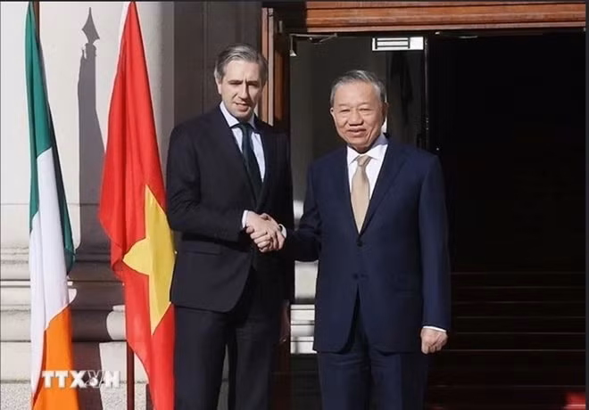 Tổng Bí thư, Chủ tịch nước Tô Lâm và Thủ tướng Ireland Simon Harris. Ảnh: TTXVN Tổng Bí thư, Chủ tịch nước Tô Lâm và Thủ tướng Ireland Simon Harris. Ảnh: TTXVN