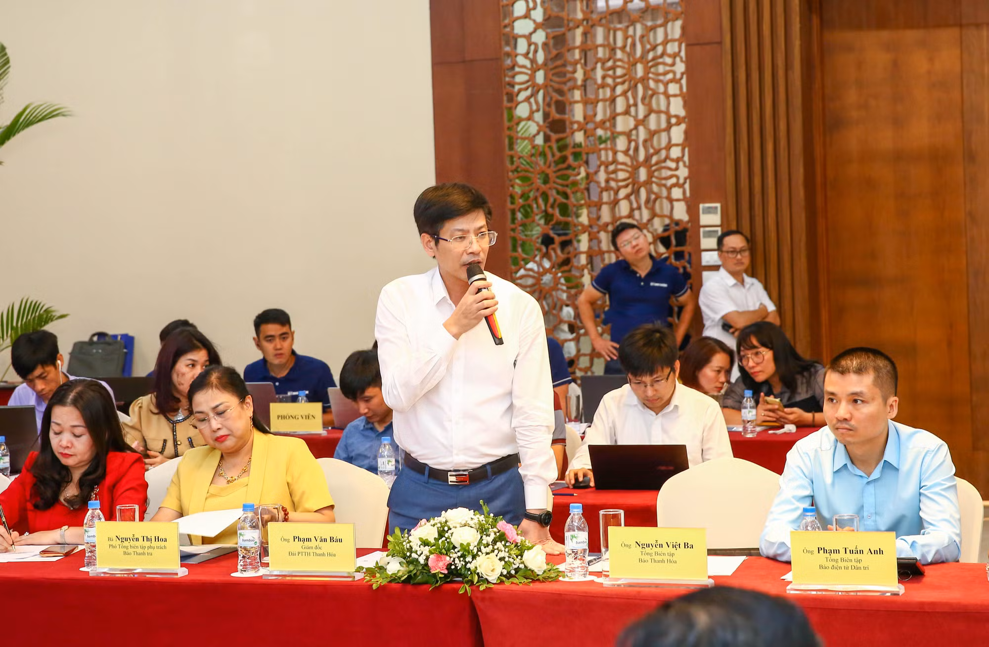 Ông Phạm Văn Báu, Giám đốc Đài Phát thanh truyền hình Thanh Hóa cho biết: Hiện Đài Phát thanh truyền hình Thanh Hóa đã thực hiện chuyển đổi số về cả mặt nội dung lẫn nền tảng công nghệ. Tuy nhiên, quá trình này rất cần nhận được các nguồn lực từ các cơ quan chức năng.