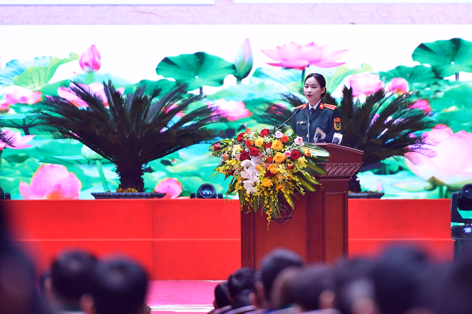 Thượng sĩ Bùi Việt Hà chia sẻ quá trình rèn luyện, phấn đấu của bản thân tại chương trình.