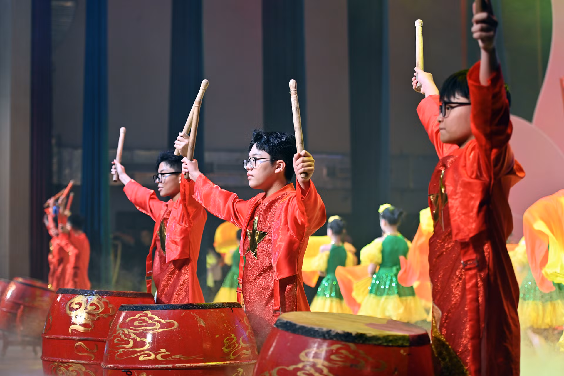 Màn trống hội do các thiếu nhi Thủ đô thể hiện.