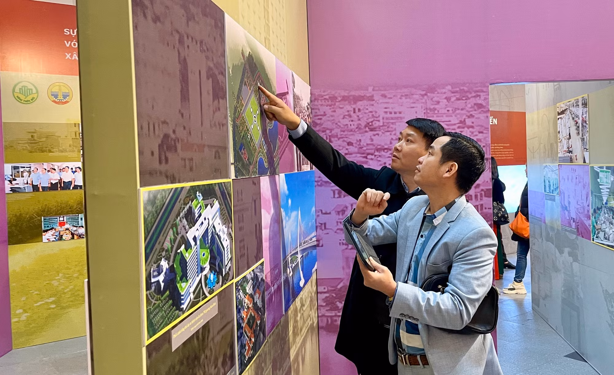 Đến với triển lãm, người dân Thành Nam thêm hiểu, thêm yêu về nét đẹp văn hóa, lịch sử và truyền thống đáng tự hào của quê hương mình. Đến với triển lãm, người dân Thành Nam thêm hiểu, thêm yêu về nét đẹp văn hóa, lịch sử và truyền thống đáng tự hào của quê hương mình.