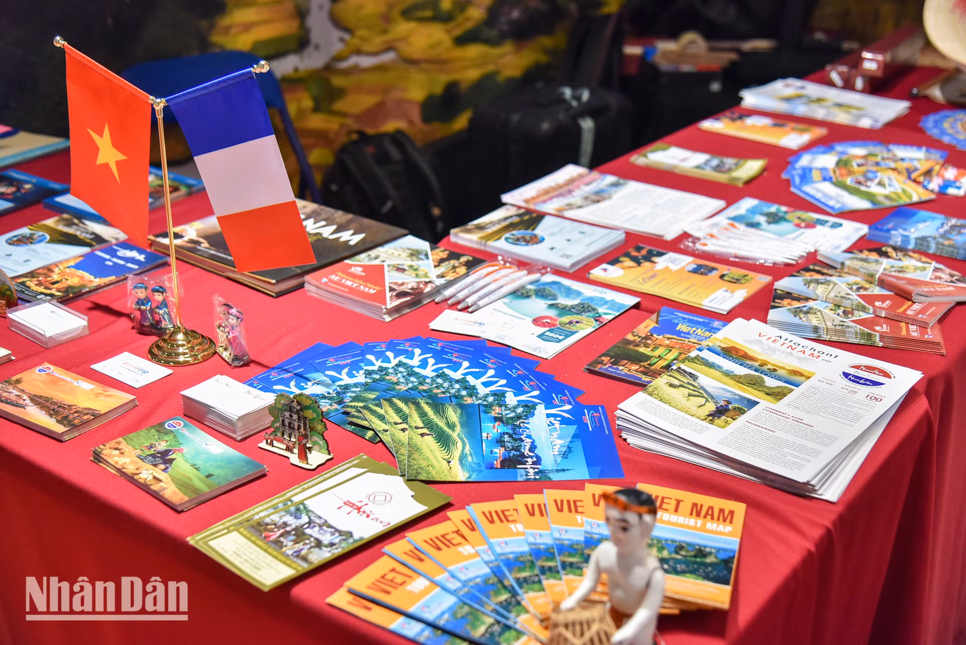 Hơn thế, sự tham gia của Việt Nam tại các kỳ Hội chợ quốc tế Paris là minh chứng cho những nỗ lực nhằm tăng cường mối quan hệ hợp tác kinh tế và văn hóa giữa Việt Nam và Pháp.