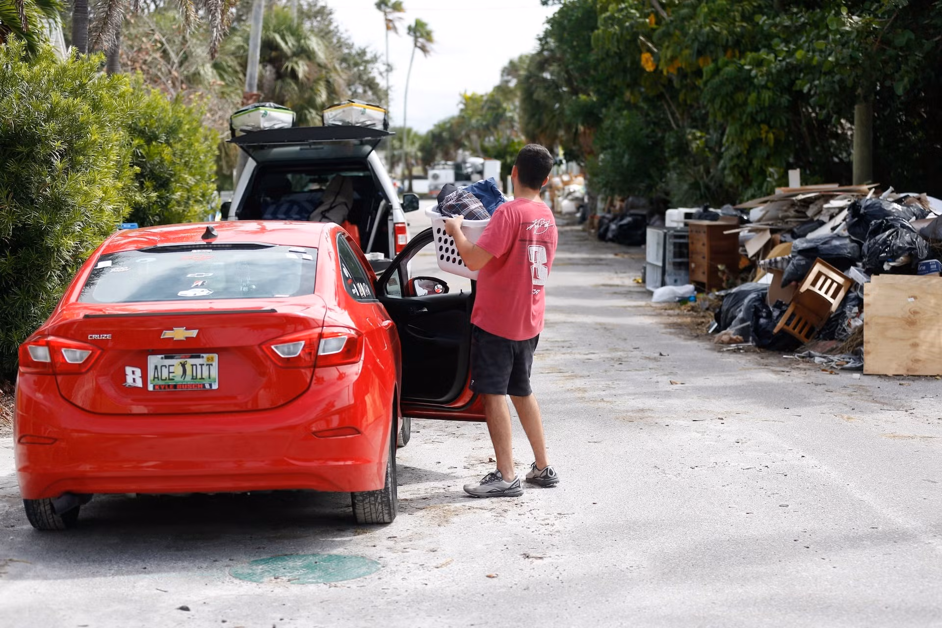 [Ảnh] Người dân bang Florida (Mỹ) khẩn trương chuẩn bị đón siêu bão Milton ảnh 5