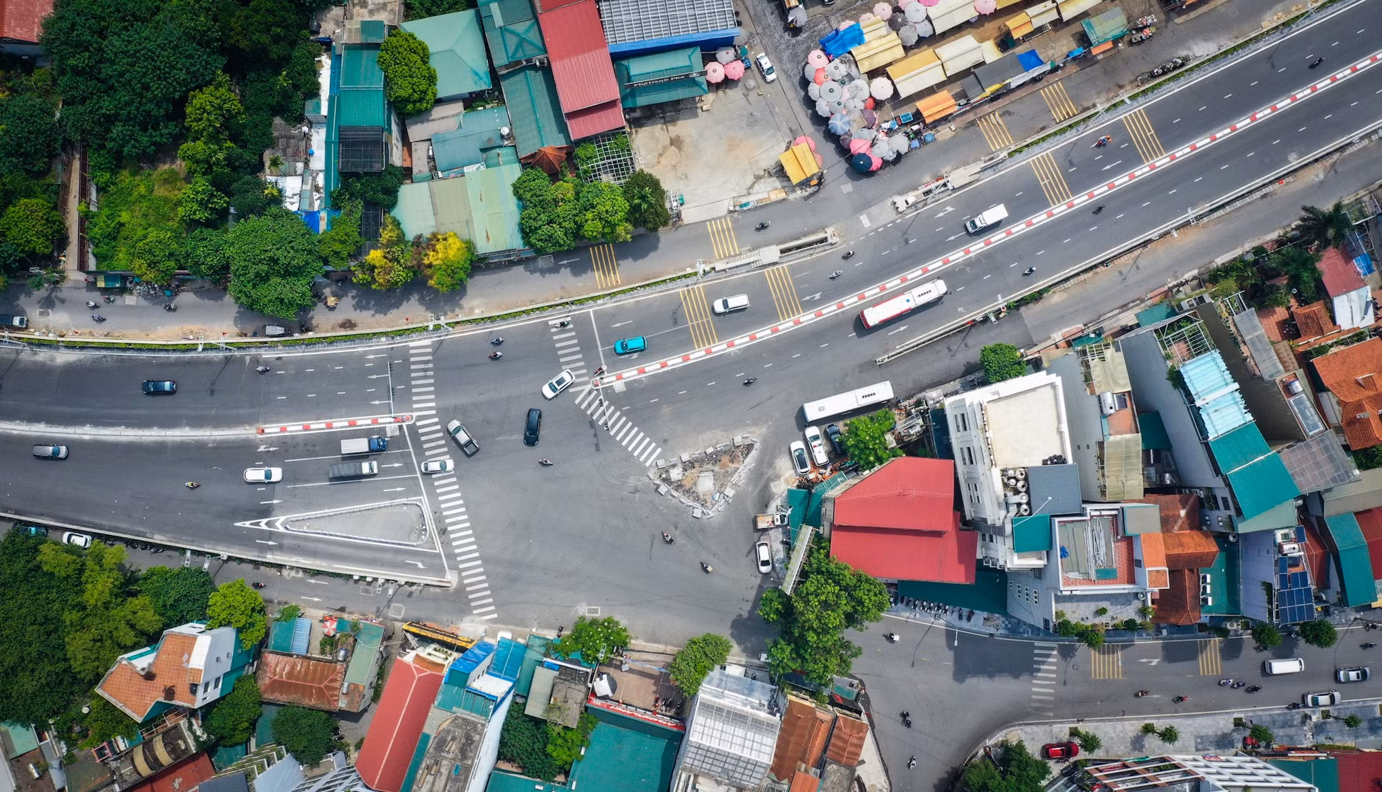 [Ảnh] Diện mạo mới của dự án mở rộng đường Âu Cơ-Nghi Tàm ảnh 4