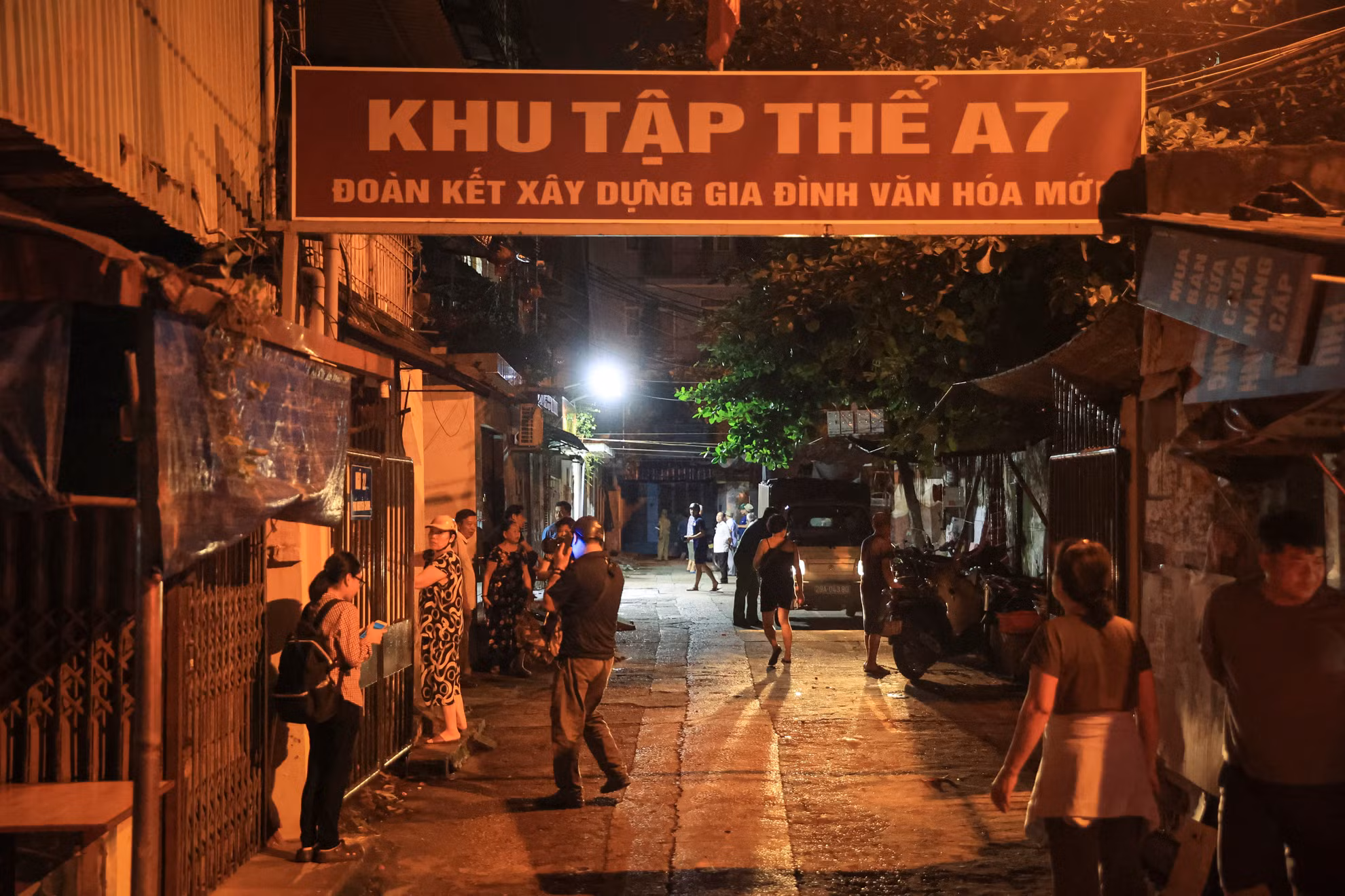 Khu chung cư A7 Tân Mai 5 tầng đã xuống cấp thuộc nhóm nguy hiểm cấp C. Đây là khu nhà xây dựng đã 40-50 năm.