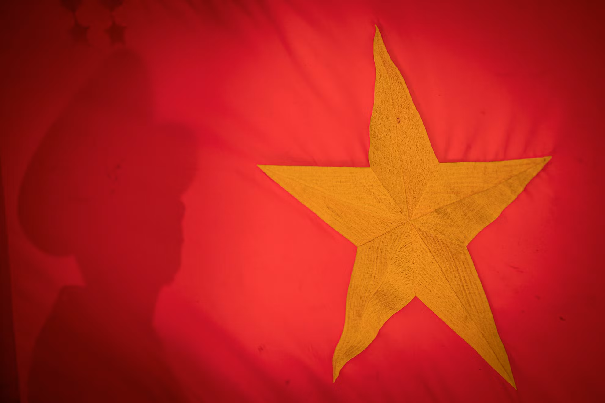Với 55 năm xây dựng và phát triển, Lữ đoàn 242 bảo vệ vững chắc tuyến đảo Đông Bắc thiêng liêng của Tổ Quốc. Với 55 năm xây dựng và phát triển, Lữ đoàn 242 bảo vệ vững chắc tuyến đảo Đông Bắc thiêng liêng của Tổ Quốc.