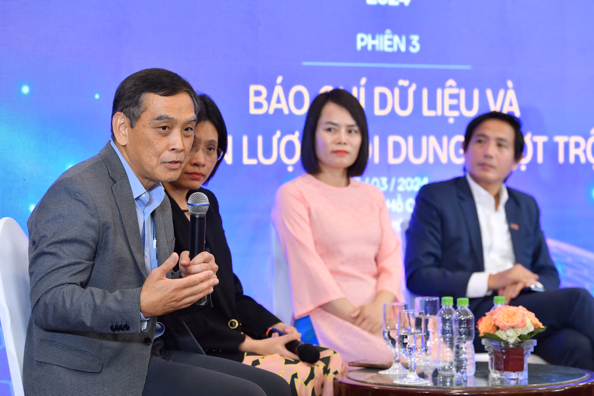 Ông Kah Whye Lee, Giám đốc khu vực châu Á, Hiệp Hội báo chí xuất bản thế giới (WAN-IFRA) chia sẻ tại phiên hỏi đáp. Ông Kah Whye Lee, Giám đốc khu vực châu Á, Hiệp Hội báo chí xuất bản thế giới (WAN-IFRA) chia sẻ tại phiên hỏi đáp.