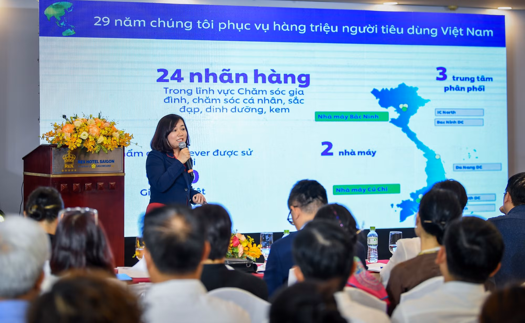 Bà Lê Thị Hồng Nhi, Giám đốc Truyền thông và đối ngoại Unilever Việt Nam trình bày tham luận tại phiên. Bà Lê Thị Hồng Nhi, Giám đốc Truyền thông và đối ngoại Unilever Việt Nam trình bày tham luận tại phiên.