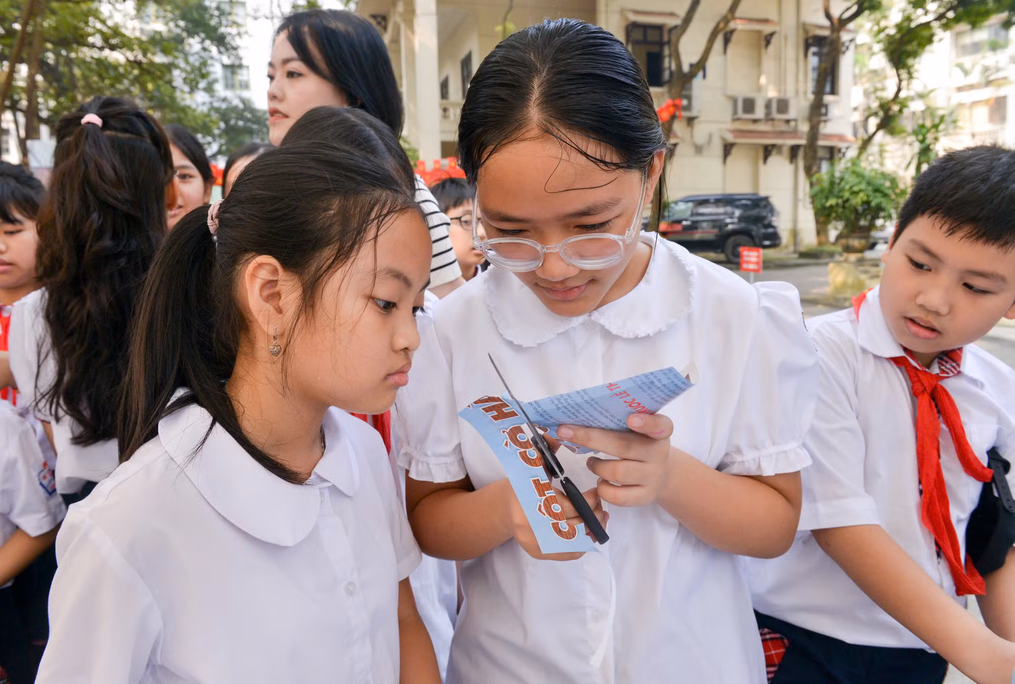 [Ảnh] Hàng nghìn người tham quan Triển lãm tương tác Cột cờ Hà Nội ảnh 4