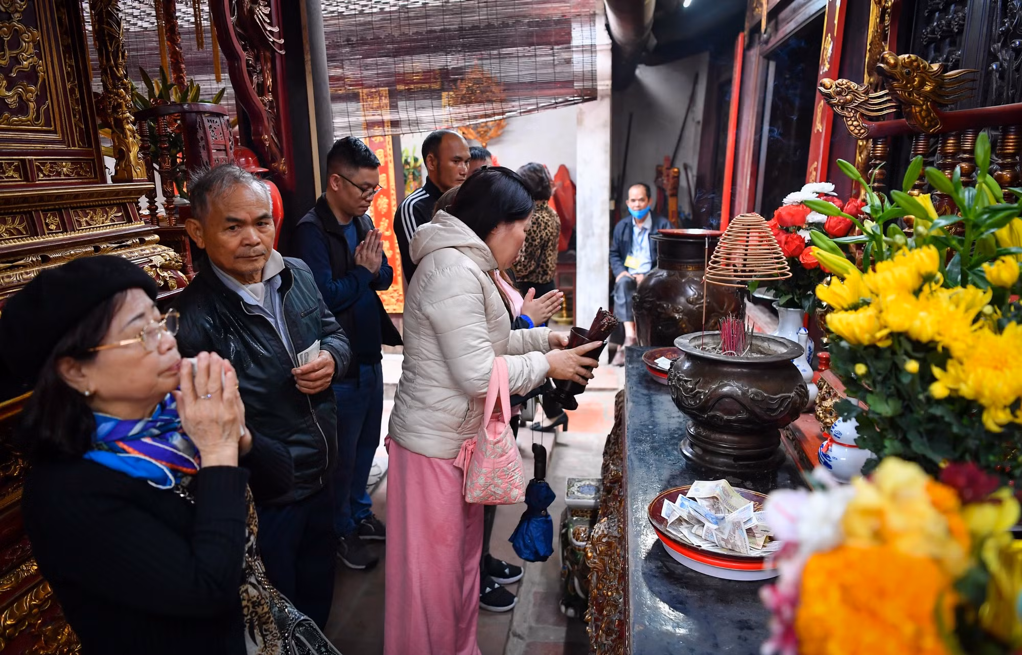 Ước tính có hàng vạn lượt du khách dự lễ hội khai ấn đền Trần và chiêm bái di tích, nhất là thời điểm diễn ra 2 nghi lễ rước kiệu Ngọc Lộ và rước cước, tế cá vào các ngày 11, 12 tháng Giêng. Ước tính có hàng vạn lượt du khách dự lễ hội khai ấn đền Trần và chiêm bái di tích, nhất là thời điểm diễn ra 2 nghi lễ rước kiệu Ngọc Lộ và rước cước, tế cá vào các ngày 11, 12 tháng Giêng.