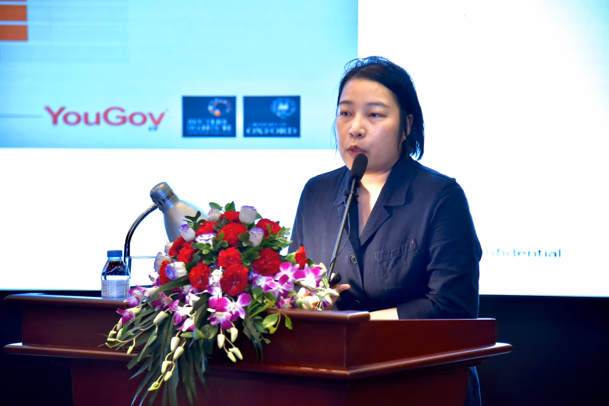 Bà Nguyễn Thùy Dương, chuyên gia chương trình Google News Initiative (GNI), Tập đoàn Google, trình bày tham luận tại hội thảo. Bà Nguyễn Thùy Dương, chuyên gia chương trình Google News Initiative (GNI), Tập đoàn Google, trình bày tham luận tại hội thảo.