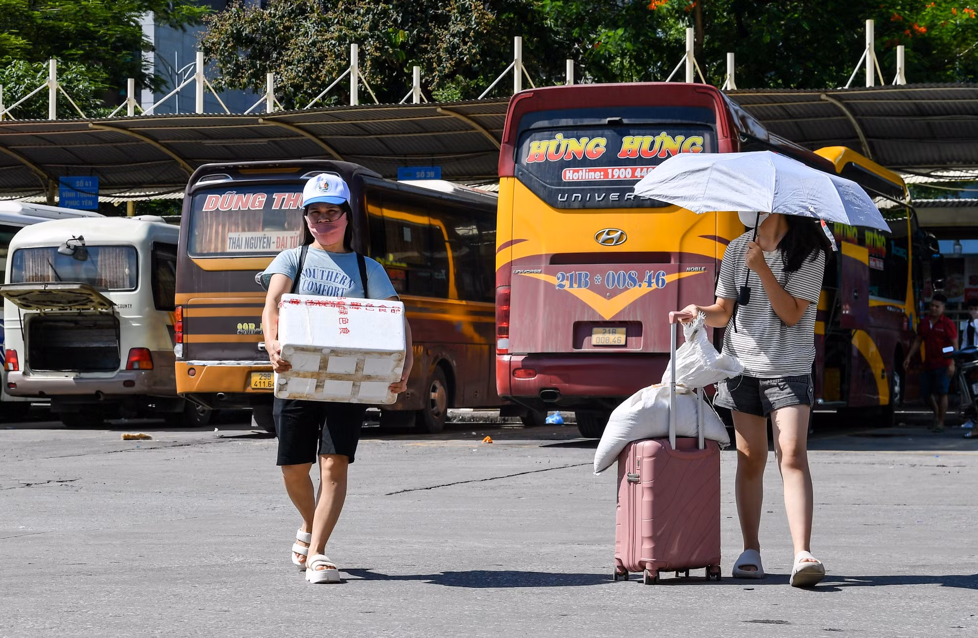 Trong khi đó, tại bến xe Mỹ Đình, tới thời điểm 17 giờ, tình trạng ùn ứ vẫn chưa xảy ra.