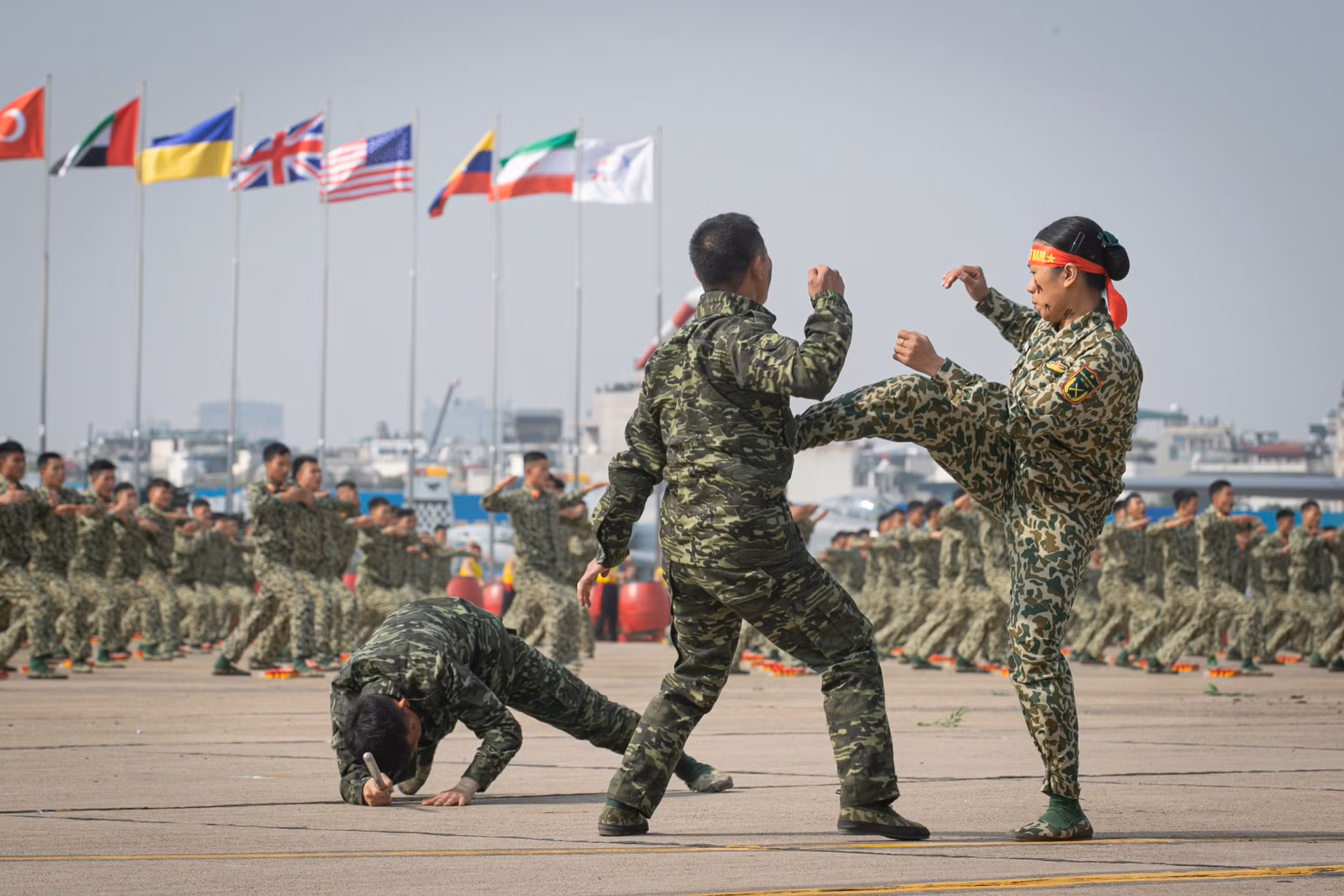 Trước đó, lực lượng đặc công đã có nhiều tháng tập luyện miệt mài để có màn trình diễn đặc sắc tại Lễ khai mạc.