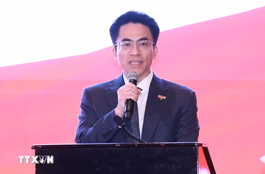 [Ảnh] Thủ tướng Phạm Minh Chính gặp đại diện cộng đồng người Việt Nam tại UAE ảnh 6