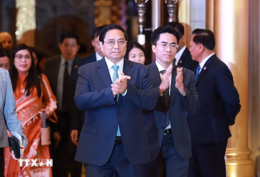 [Ảnh] Thủ tướng Phạm Minh Chính gặp đại diện cộng đồng người Việt Nam tại UAE ảnh 2