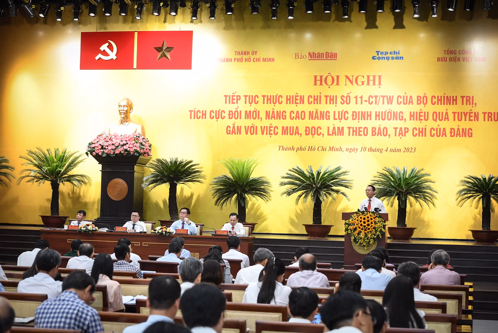 [Ảnh] Đổi mới nâng cao năng lực định hướng, hiệu quả tuyên truyền gắn với việc mua, đọc, làm theo báo, tạp chí Đảng ảnh 7