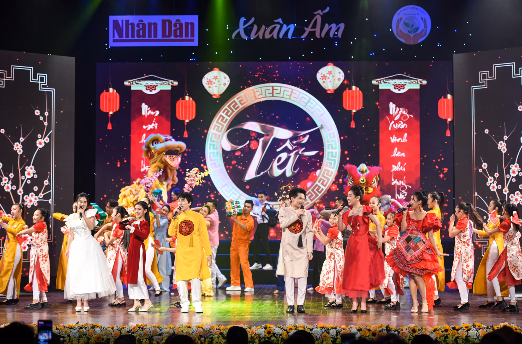[Ảnh] “Xuân ấm 2023” lan tỏa thông điệp chung tay vì người nghèo
