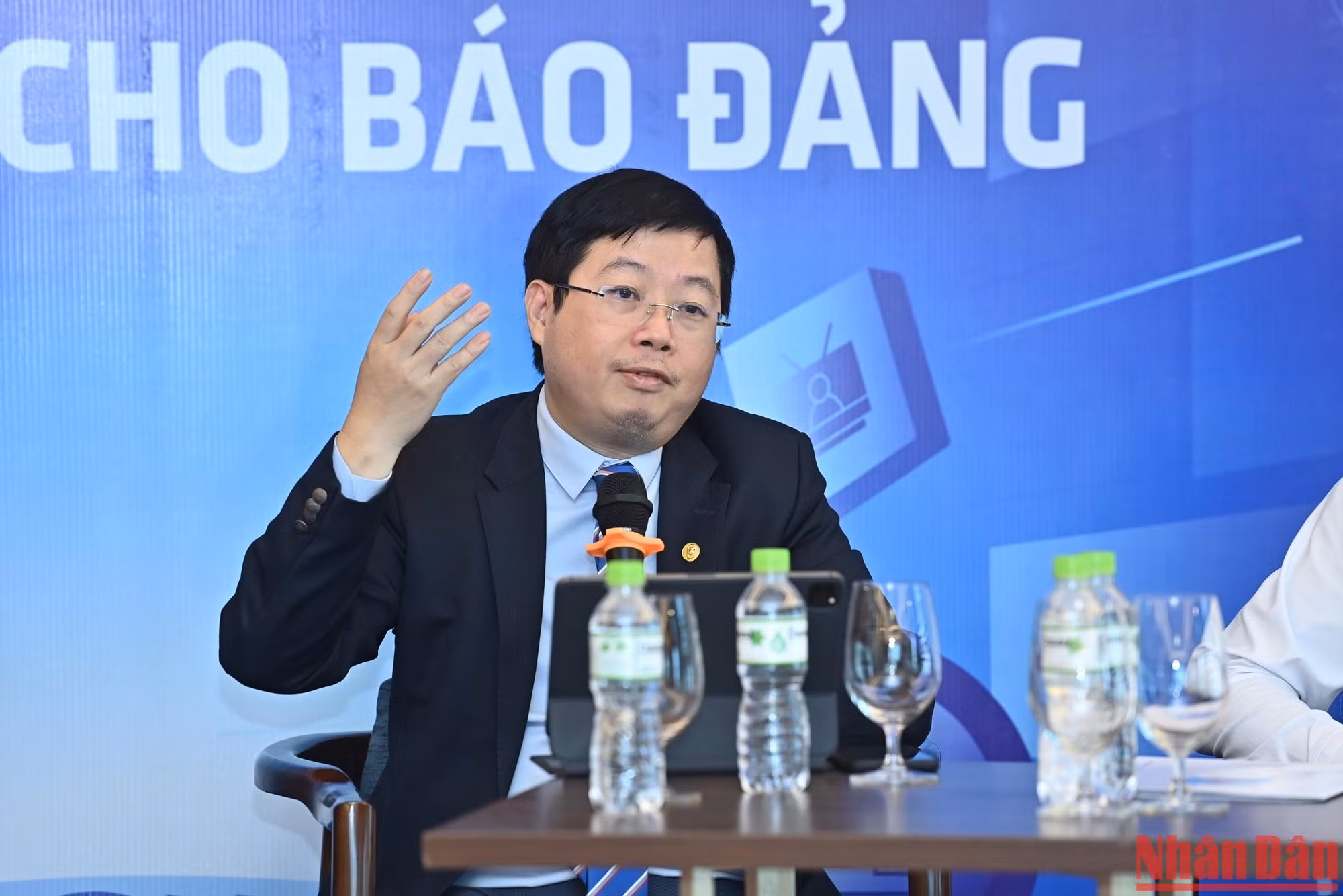 Thứ trưởng Thông tin và Truyền thông Nguyễn Thanh Lâm chia sẻ về vai trò dẫn dắt của báo Đảng địa phương trong tình hình mới.