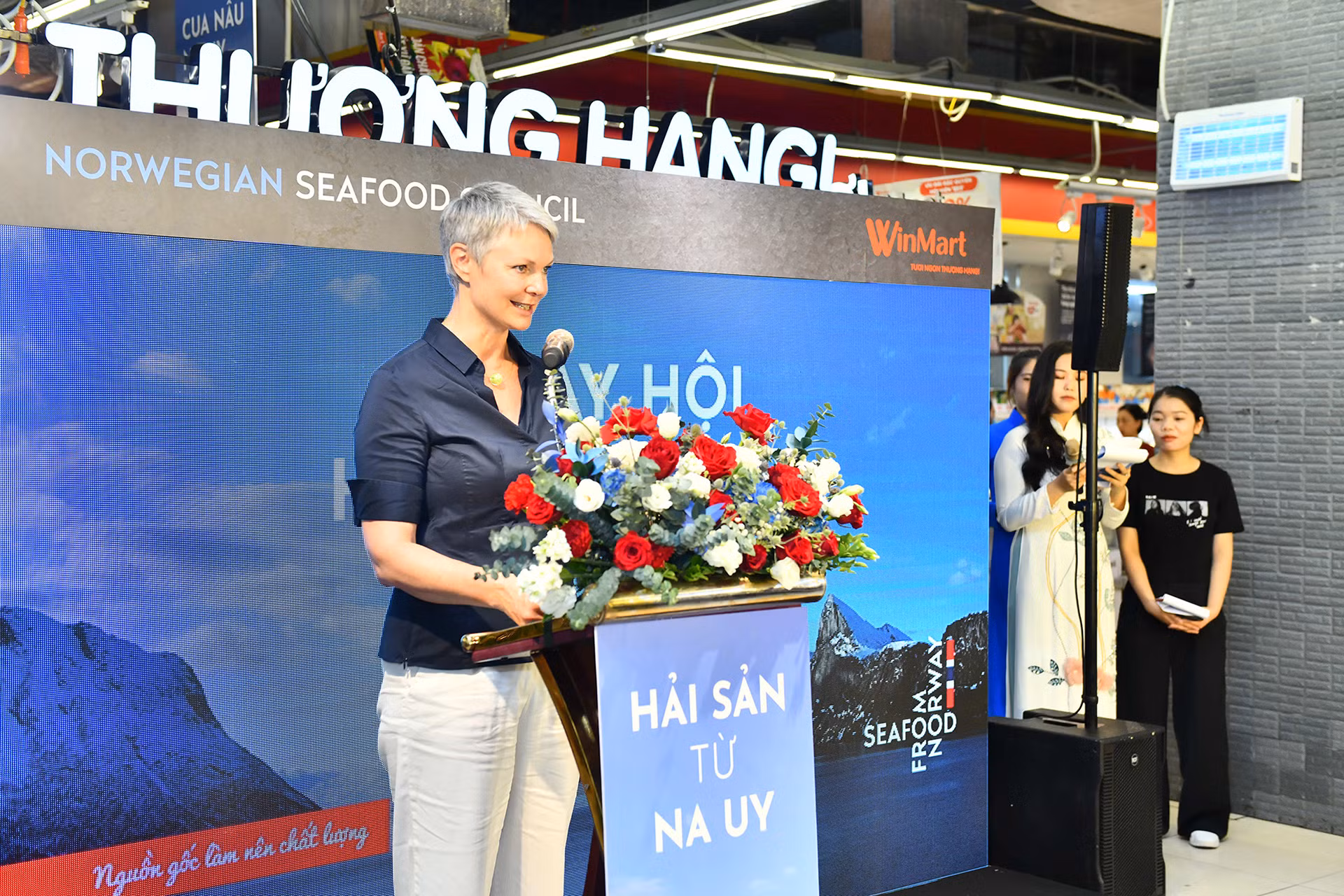 Bà đại sứ Solbakken cho biết, ngày hội sẽ mang hương vị Na Uy đến với những người yêu thích hải sản tại Hà Nội nói riêng và trên toàn Việt Nam nói chung. Bà đại sứ Solbakken cho biết, ngày hội sẽ mang hương vị Na Uy đến với những người yêu thích hải sản tại Hà Nội nói riêng và trên toàn Việt Nam nói chung.