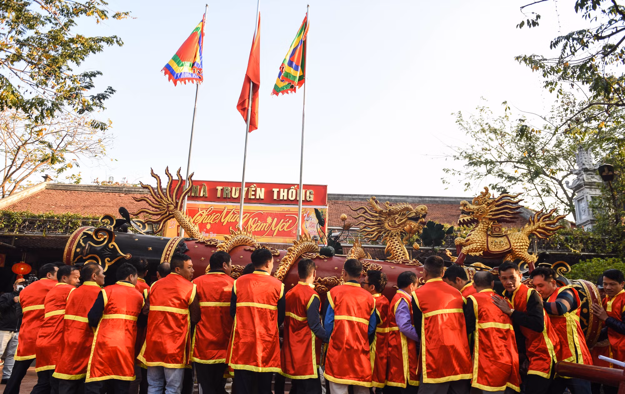 Hội rước pháo làng Đồng Kỵ diễn ra ngày mùng 4 Tết âm lịch hằng năm được công nhận là Di sản Văn hóa phi vật thể quốc gia. Đây cũng là lễ hội mở màn cho chuỗi lễ hội kéo dài qua tháng 2 âm lịch khắp các tỉnh phía bắc.