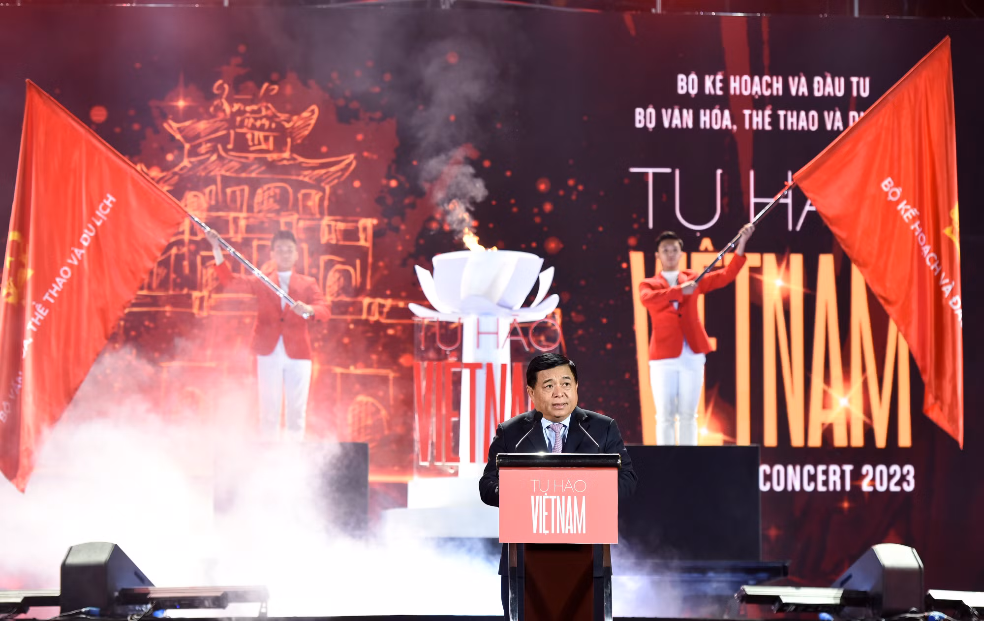 Bộ trưởng Kế hoạch và Đầu tư Nguyễn Chí Dũng phát biểu khai mạc chương trình. (Ảnh: THÀNH ĐẠT)