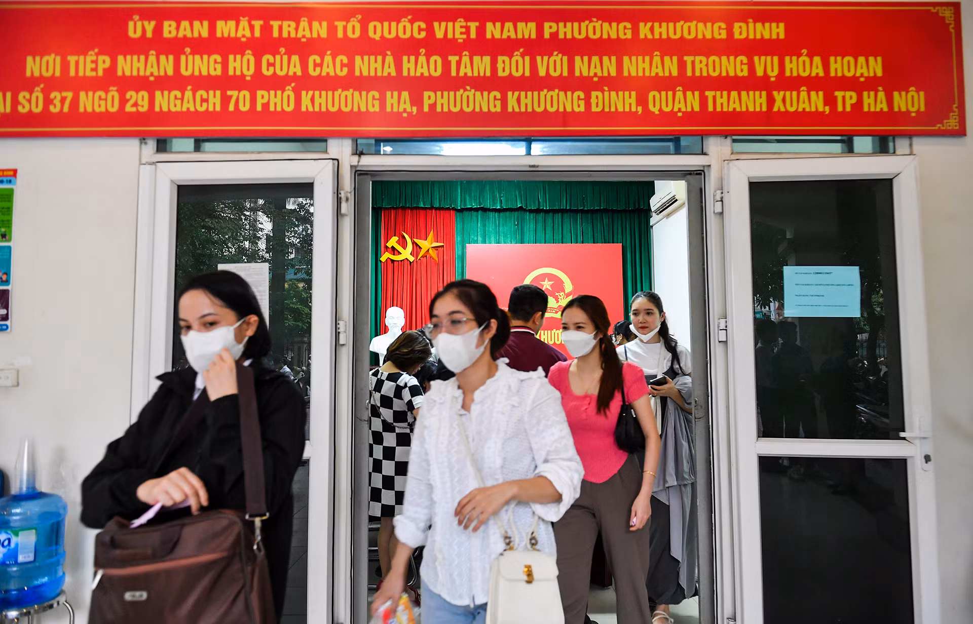 Ngày 15/9, phường Khương Đình đã tiếp nhận trực tiếp tấm lòng hảo tâm của hàng nghìn người. Ngày 15/9, phường Khương Đình đã tiếp nhận trực tiếp tấm lòng hảo tâm của hàng nghìn người.