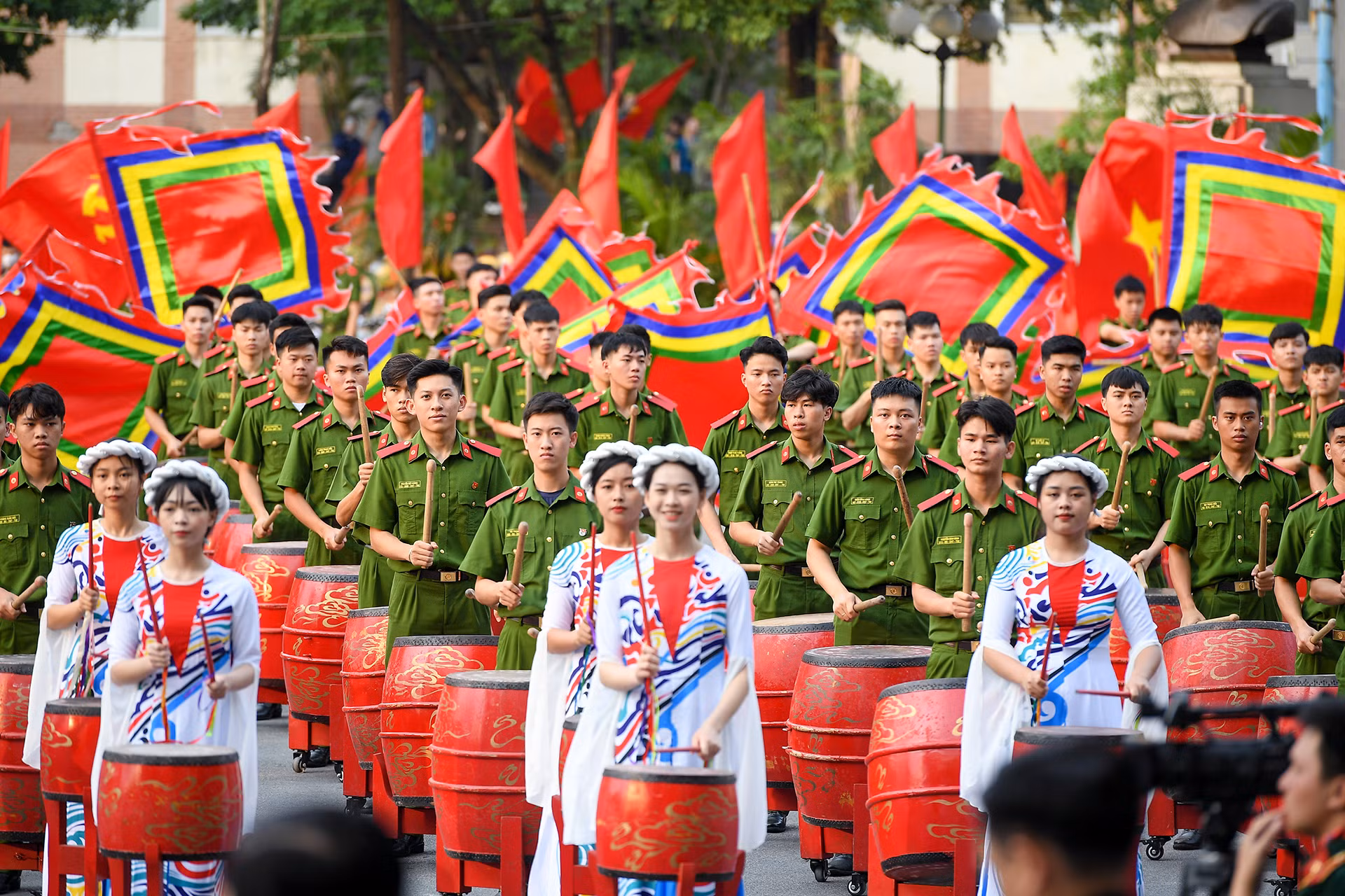[Ảnh] Học viện Cảnh sát nhân dân kỷ niệm 55 năm Ngày thành lập và đón nhận Huân chương Lao động hạng Nhì ảnh 9